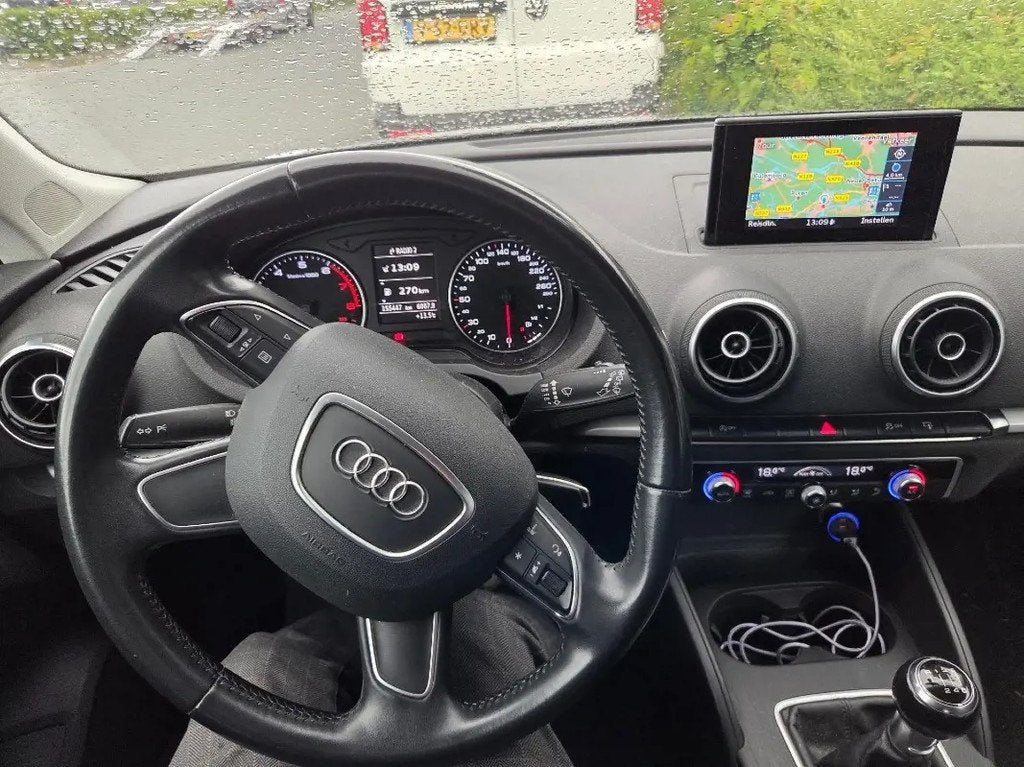 Audi A3 Sportback 1.2 TFSI 110pk Sport Clima Navi PDC Trekha, Voorwielaandrijving, Stof, Gebruikt, Euro 6