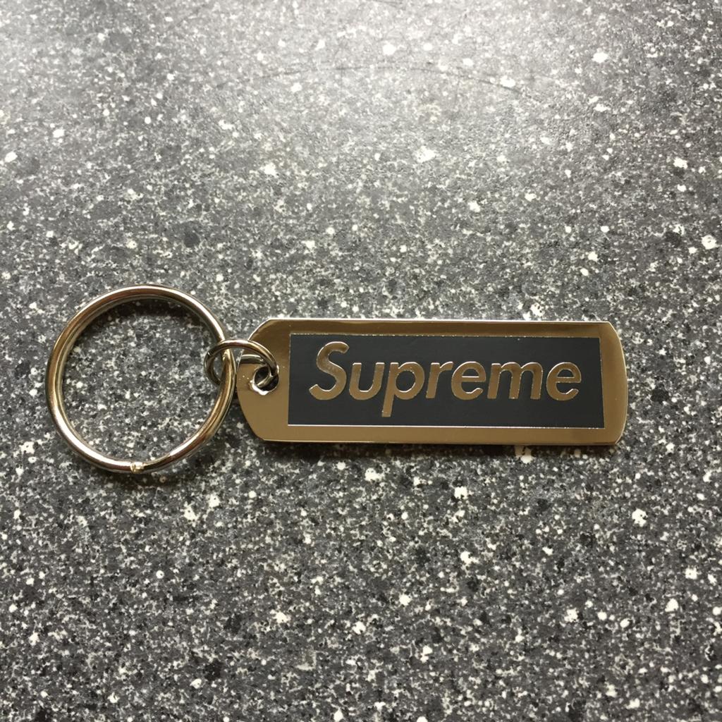 Zwarte Supreme 14SS metalen tag sleutelhanger keychain, Ophalen of Verzenden, Nieuw