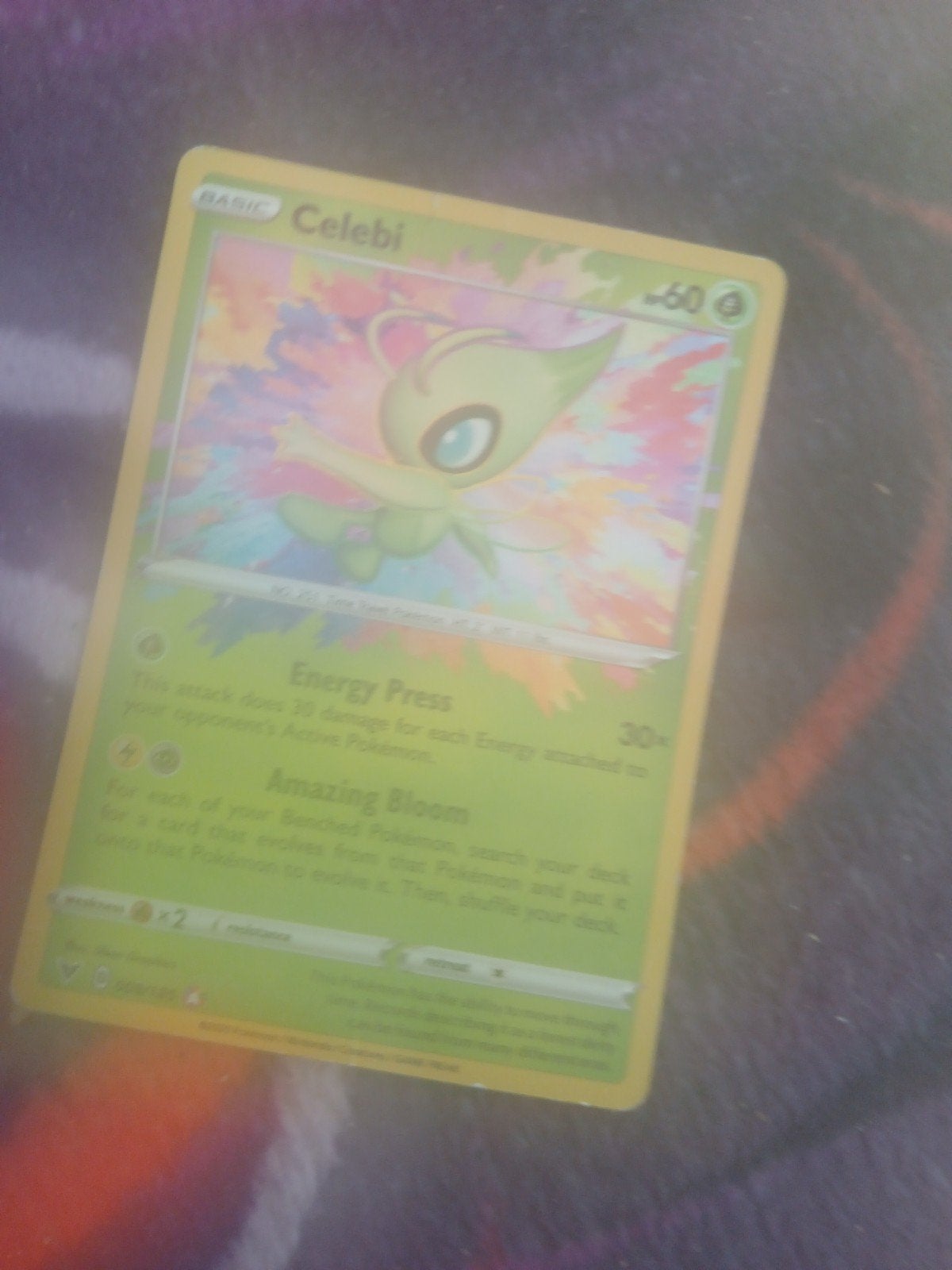 Celebi regenboog lightly played, Hobby en Vrije tijd, Verzamelkaartspellen | Pokémon, Ophalen, Zo goed als nieuw, Losse kaart