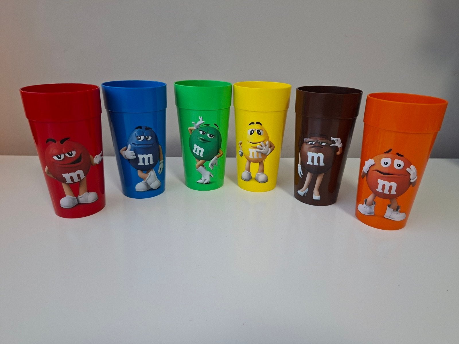 M&M's bekers - set van 6 - diverse kleuren, Ophalen of Verzenden, Zo goed als nieuw, Kunststof, Mok