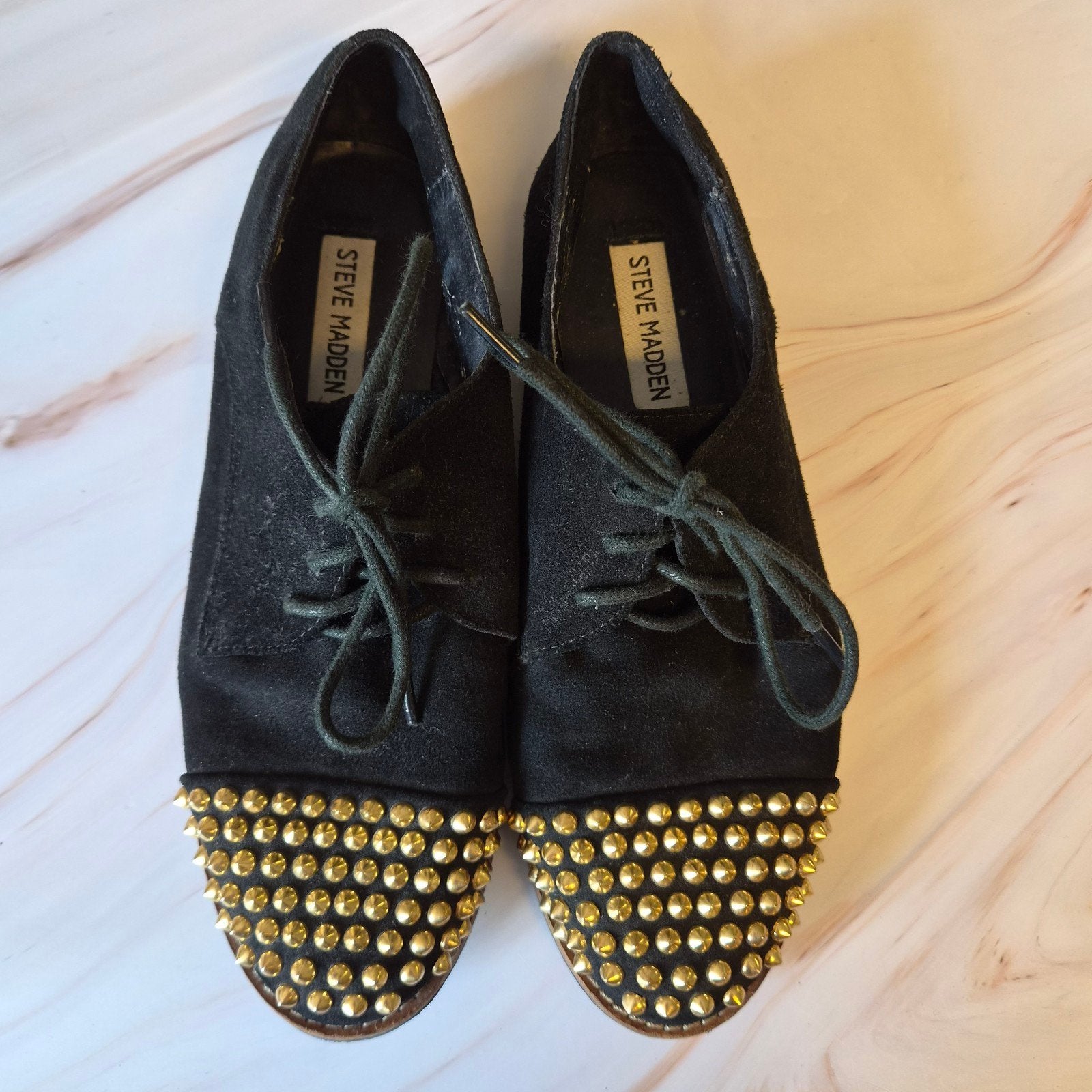 Steve Madden zwarte schoenen met gouden studs maat 38, Kleding | Dames, Zwart, Steve Madden, Ophalen of Verzenden, Sneakers of Gympen
