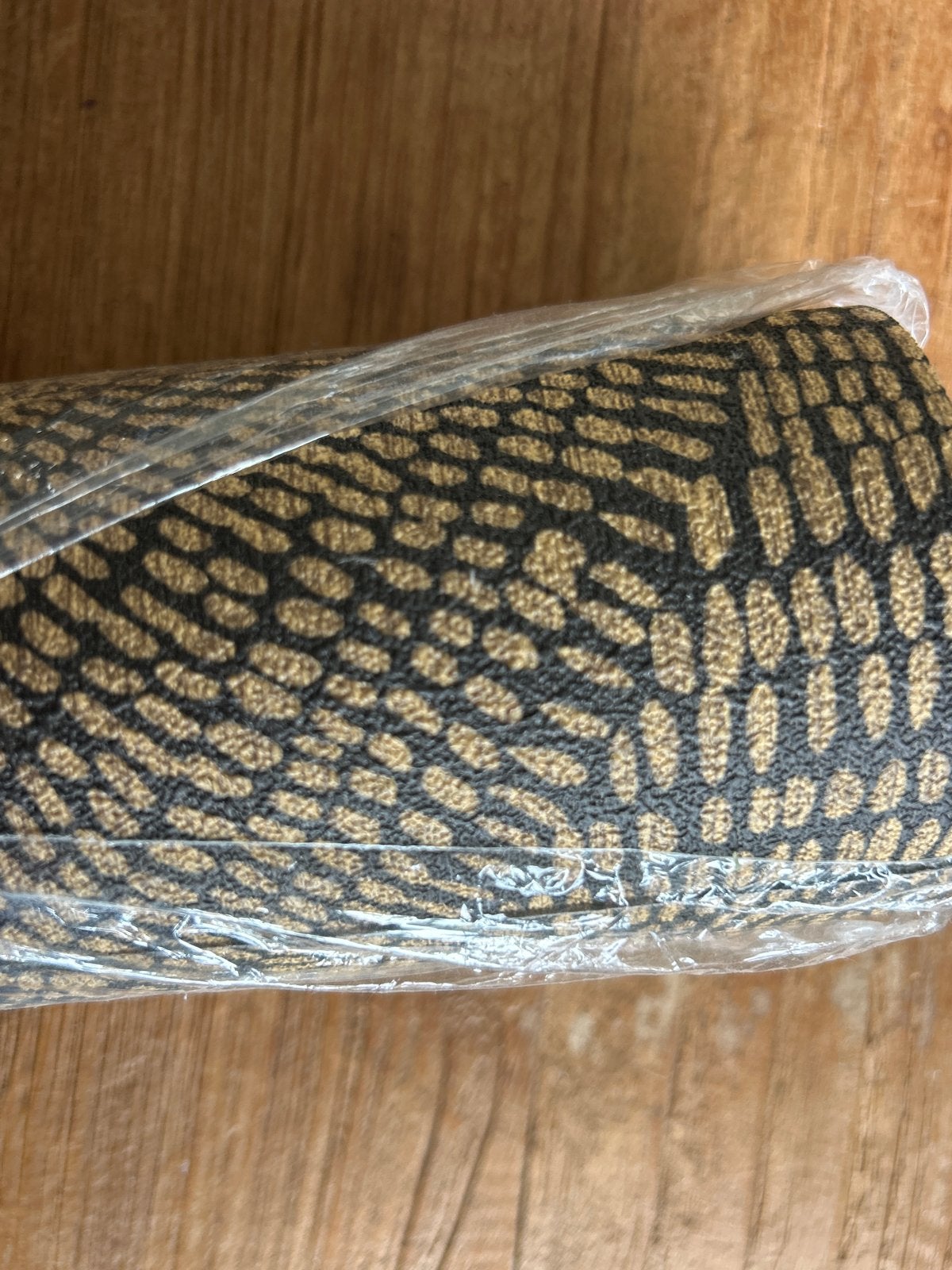 3 nieuwe rollen Hookedonwalls 'Leopard Walk' behang, Ophalen, 10 tot 25 m², Beige