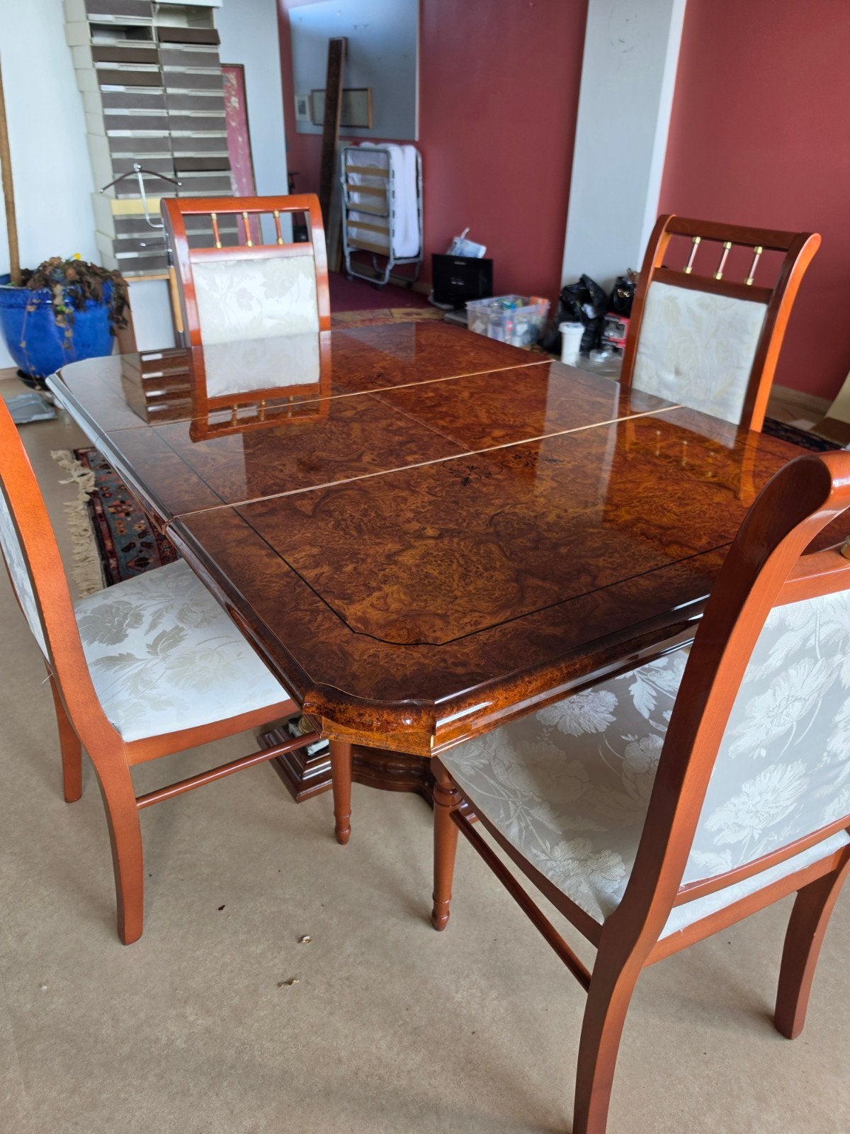 Uitschuifbare eettafel met 4 stoelen - 1.12 x 1.52m, Huis en Inrichting, Tafels | Eettafels, Ophalen, Gebruikt, 100 tot 150 cm