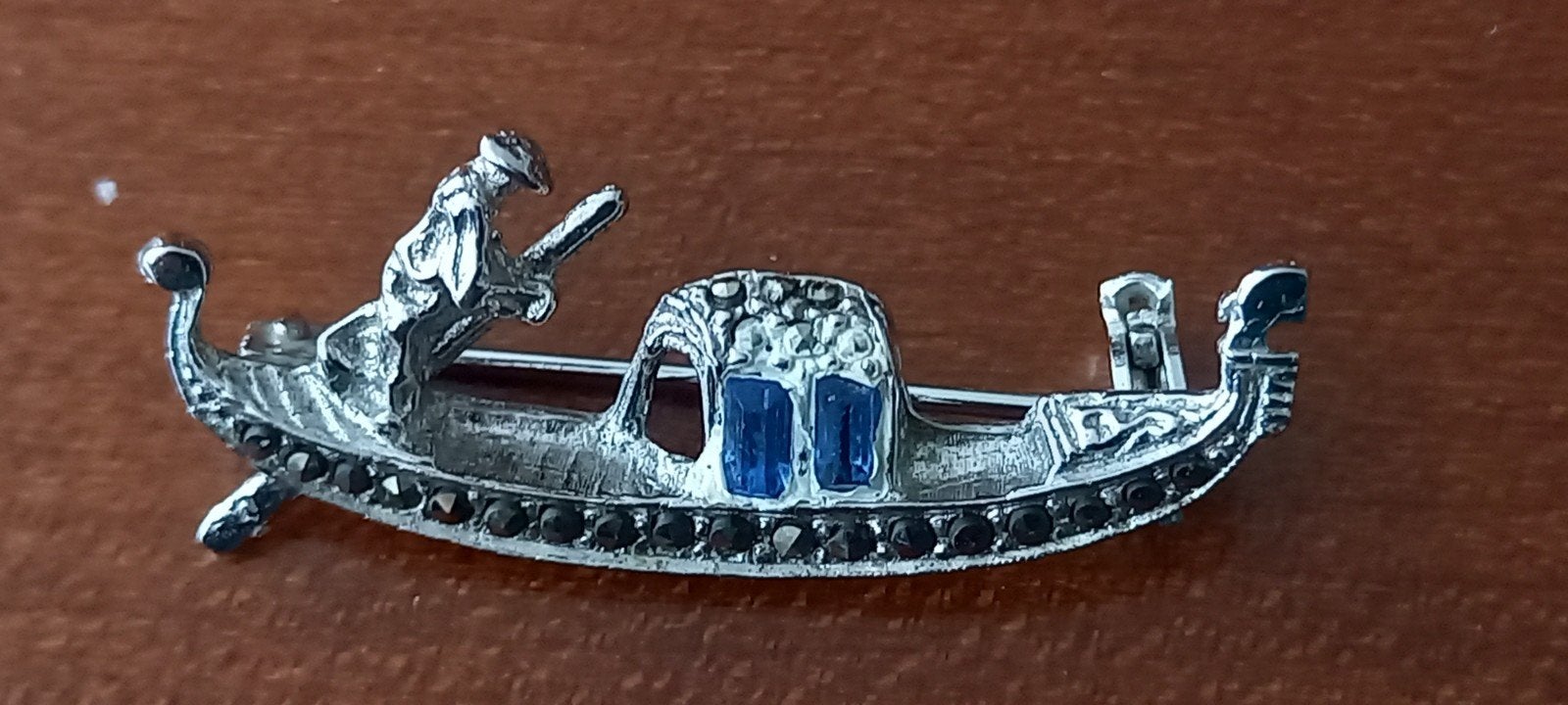 Zilveren 800 Venetiaanse Gondel Broche met Blauw Kristal, Ophalen of Verzenden