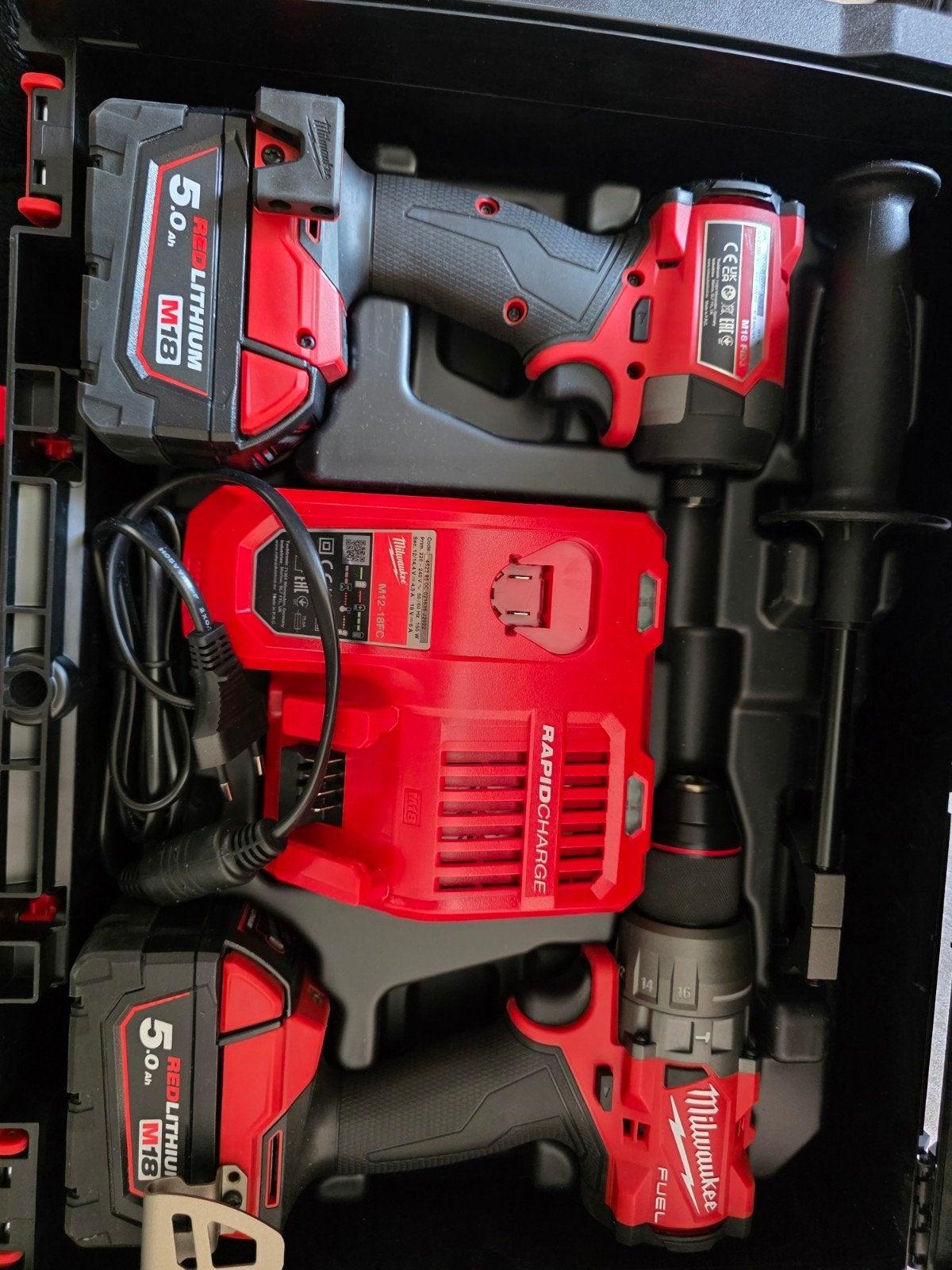 Nieuwe Milwaukee M18 FUEL Boor- en Schroefmachine Set incl b, 600 watt of meer, Nieuw, Ophalen of Verzenden, Boor- en Schroefmachine