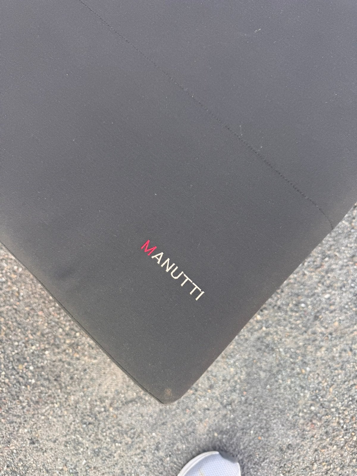 Manutti Long Beach Ligbed, Tuin en Terras, Ligbedden, Ophalen, Zo goed als nieuw, Aluminium, Verstelbaar