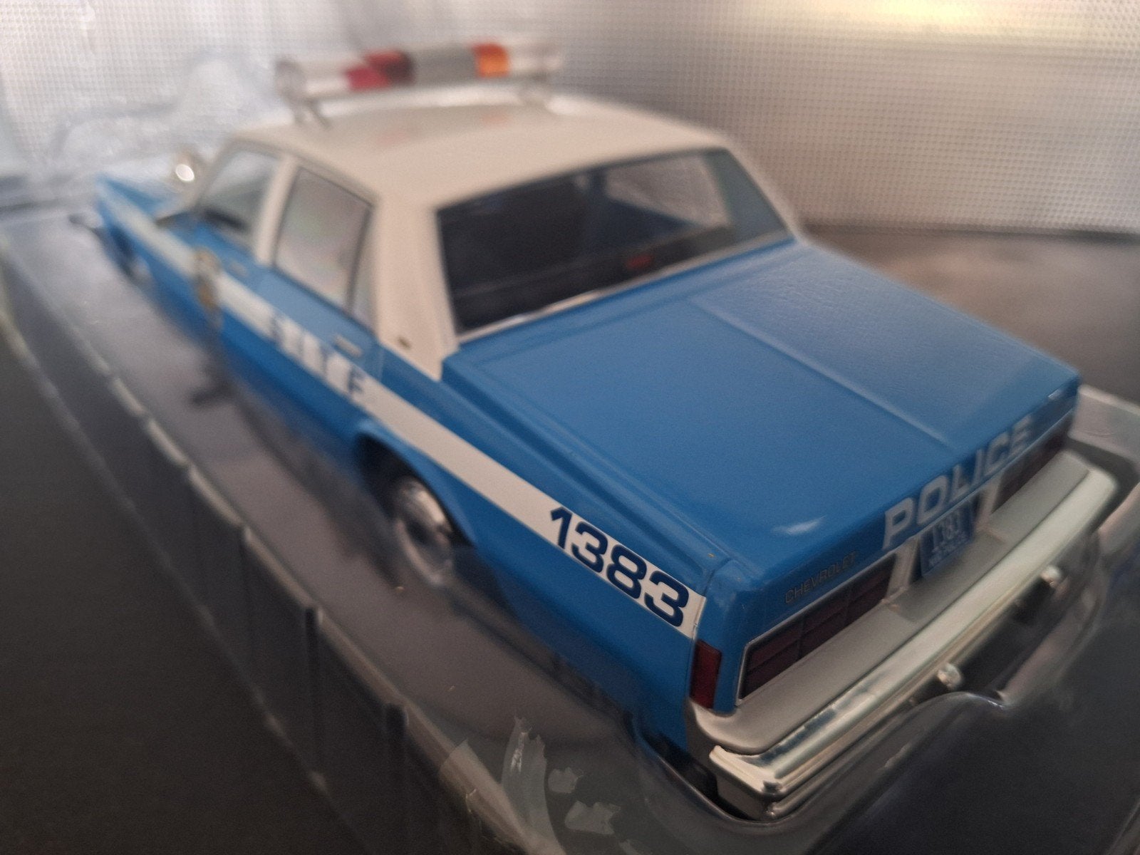 Chevrolet Caprice NYPD New York 1987 Schaal 1:18, Overige merken, MCG, Nieuw, Ophalen of Verzenden