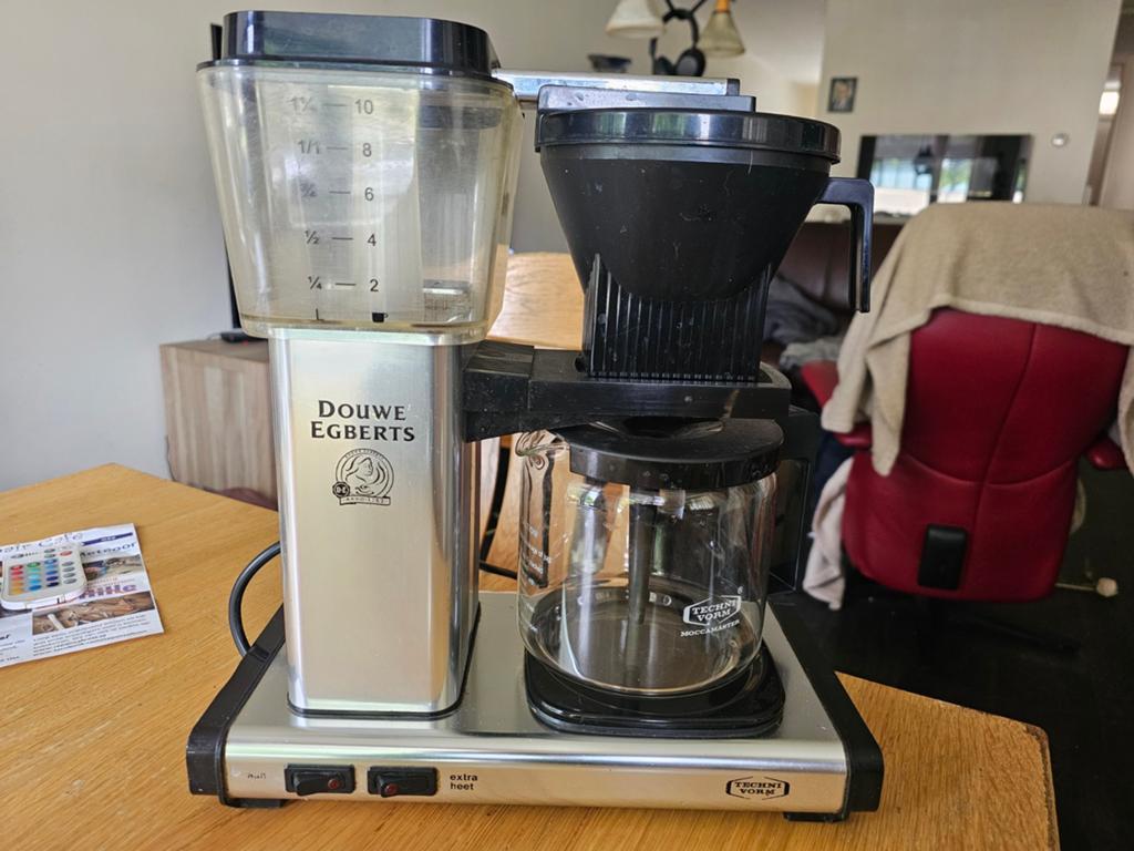 Douwe Egberts Koffiezetapparaat - Technivorm Moccamaster, Witgoed en Apparatuur, Koffiezetapparaten, Gebruikt, Gemalen koffie