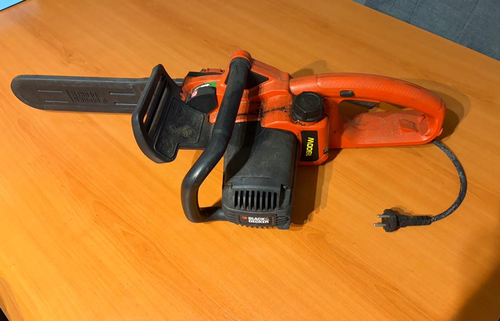 Kettingzaag Black + Decker, Ophalen of Verzenden, Zo goed als nieuw