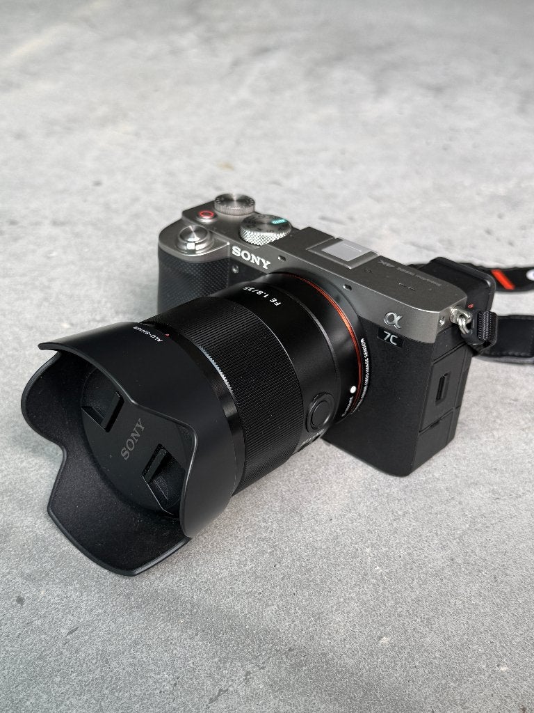 Sony A7C zilver + FE 35mm F1.8 | 3.714 clicks | Compleet, Bluetooth, Geheugenkaart, Ophalen of Verzenden, Zo goed als nieuw