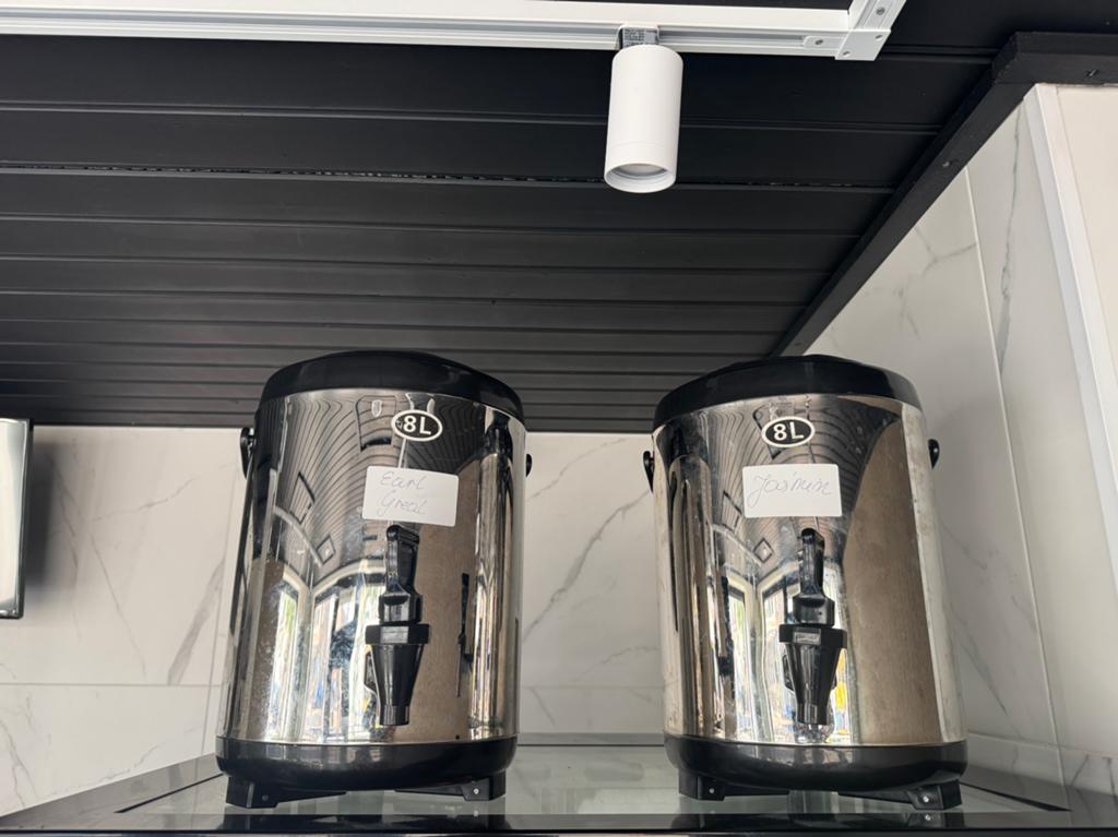 2x 8 Liter Grote RVS Thermoskan Isoleerkan Koffiekan of thee, Ophalen, Overige typen