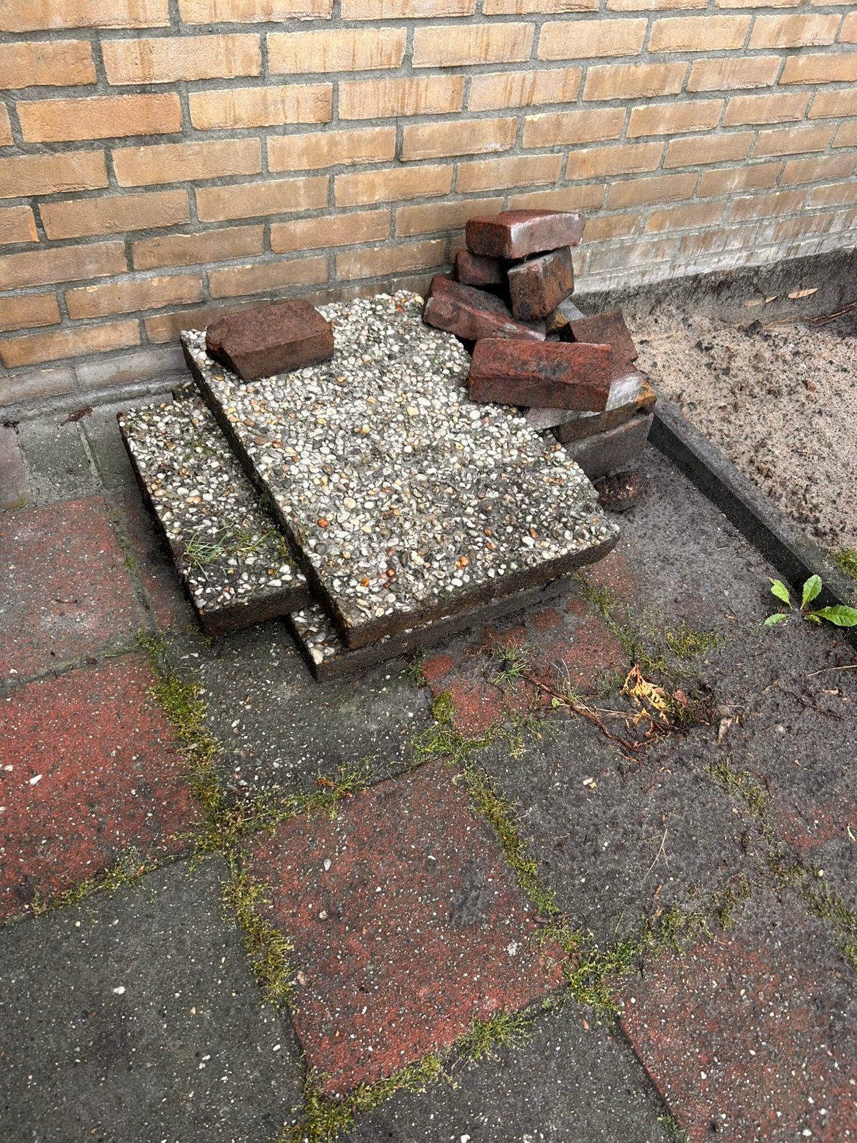 3 Grindtegels gratis, Ophalen, 60 cm of meer, Gebruikt, Hardsteen