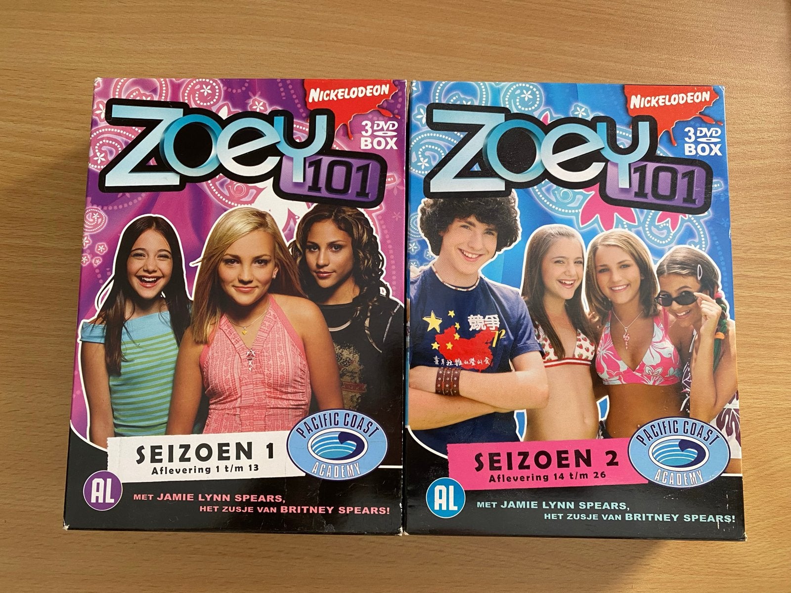 Zoey 101 - Seizoen 1 & 2 DVD Box (Nickelodeon), Alle leeftijden, Tv-serie, Ophalen of Verzenden, Familie