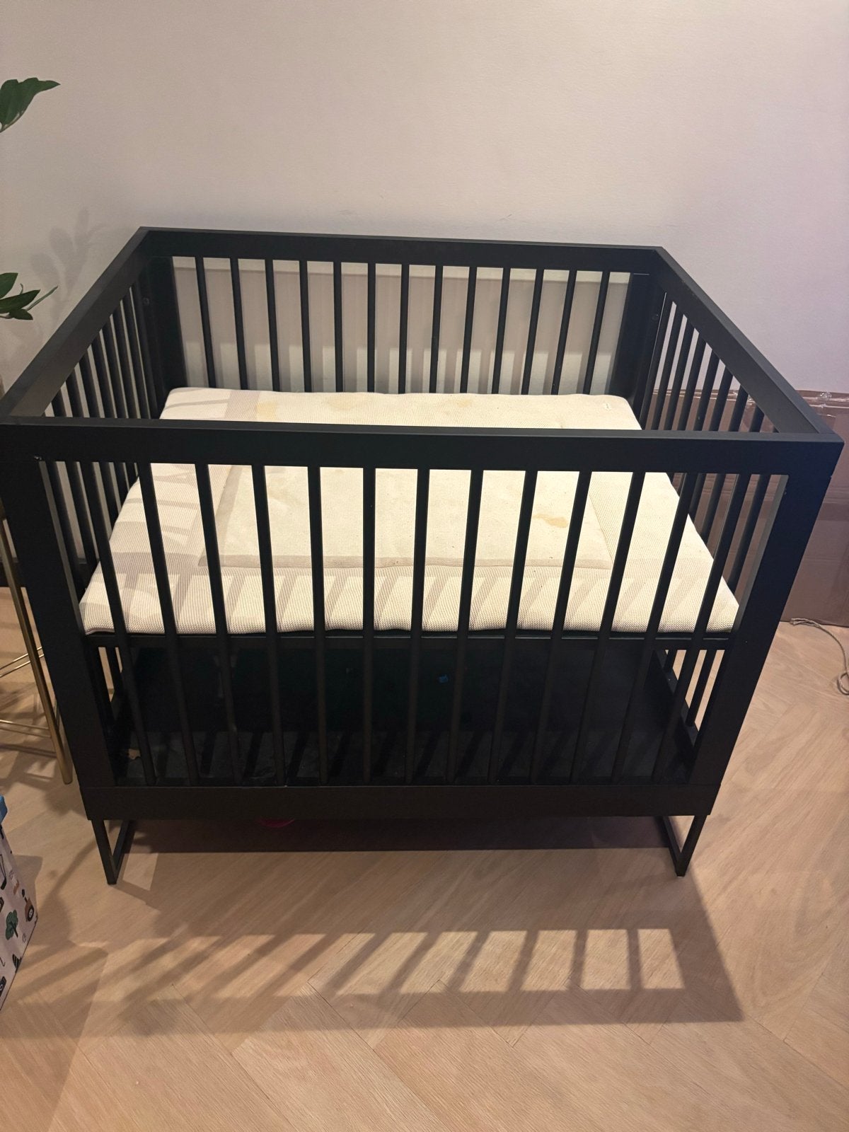 kidsmill modular box mat zwart, inclusief boxkleed, Ophalen, Gebruikt, Rechthoekig, In hoogte verstelbaar