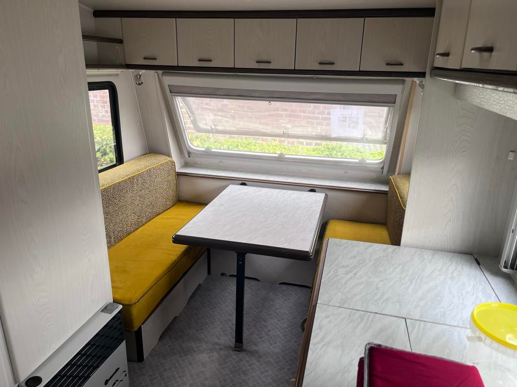 Hobby caravan 4 persoons met stapelbed, Standaardzit, Hobby, Koelkast, 750 - 1000 kg