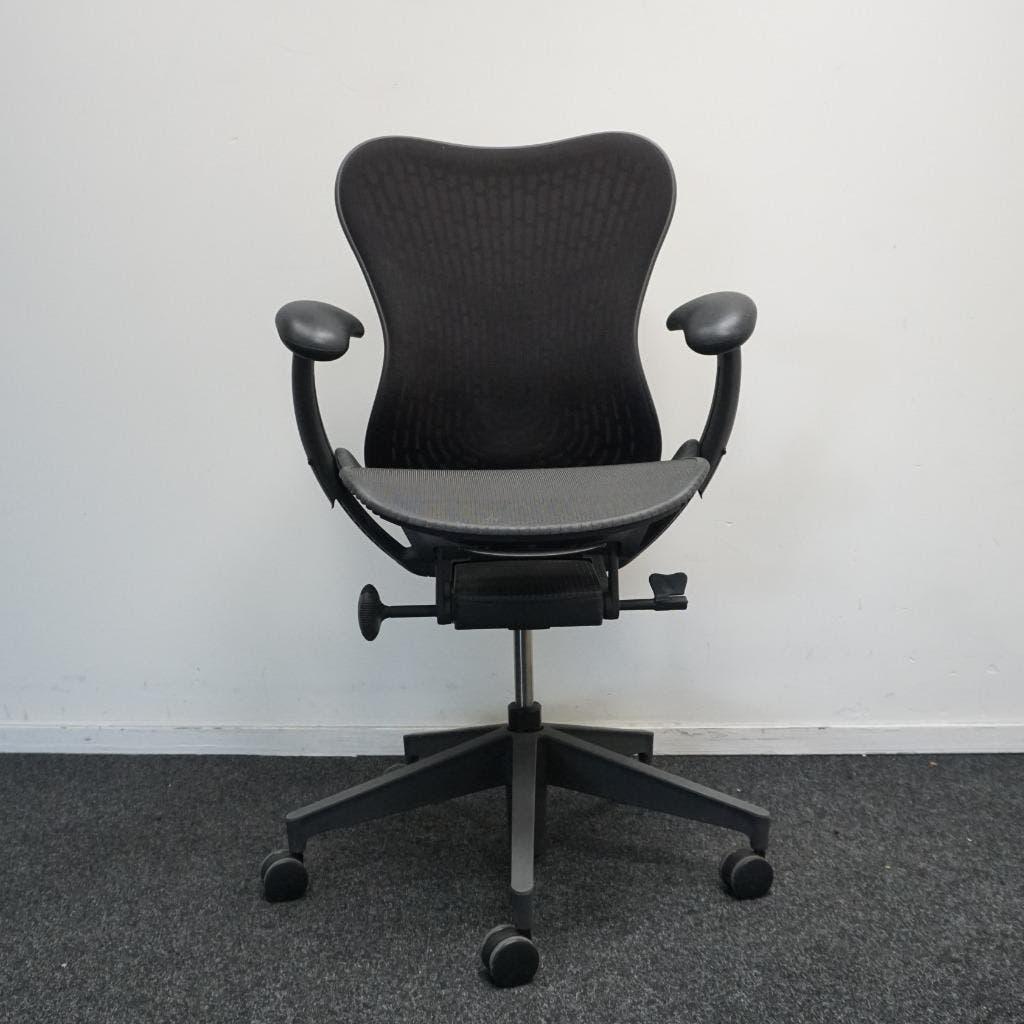 Herman Miller Mirra 2 Bureaustoelen | Zwart/Antraciet, Gebruikt, -, Zwart, -