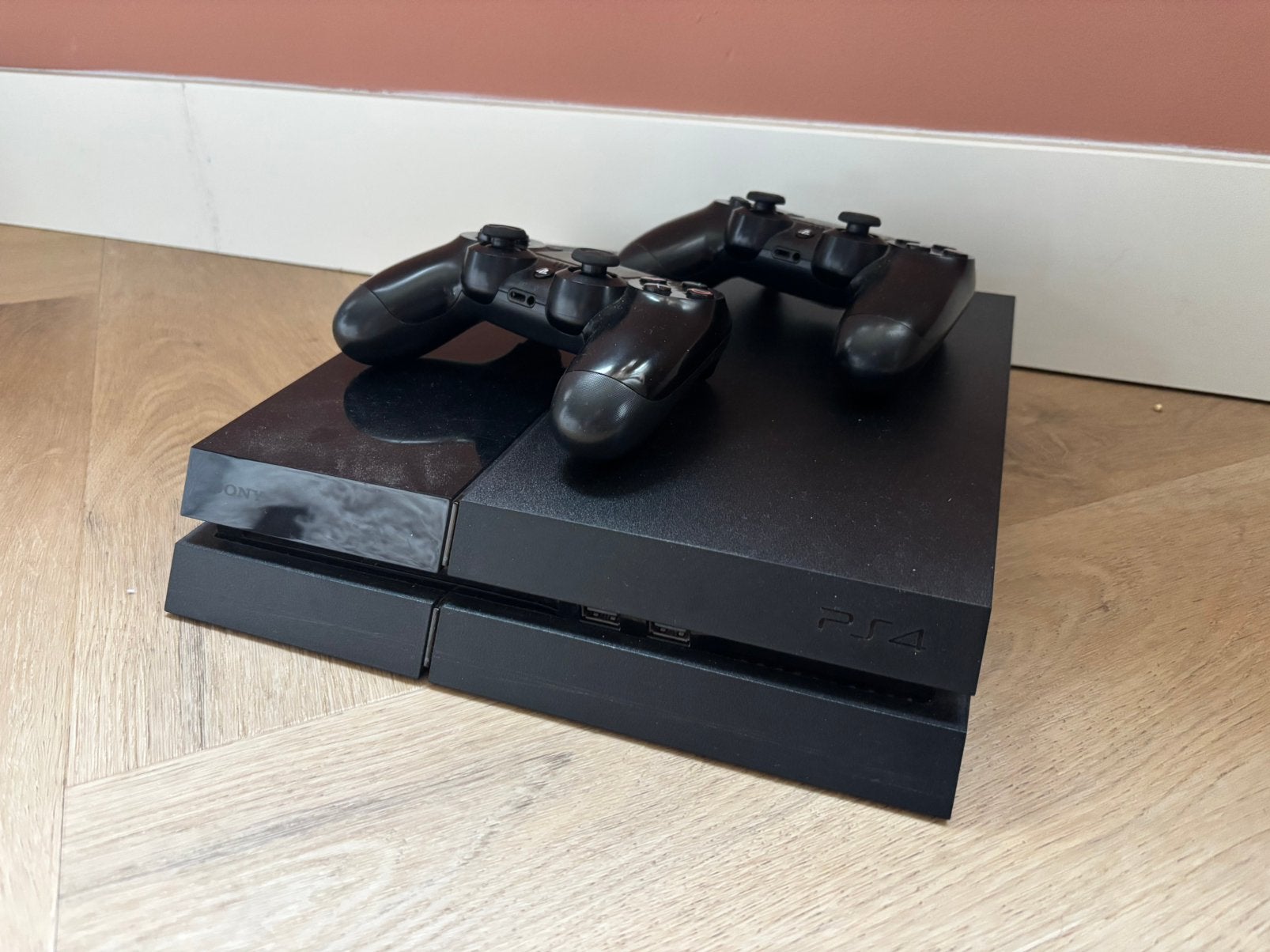 PlayStation 4 met 2 controllers, Spelcomputers en Games, Ophalen, Met 2 controllers, Original, 500 GB