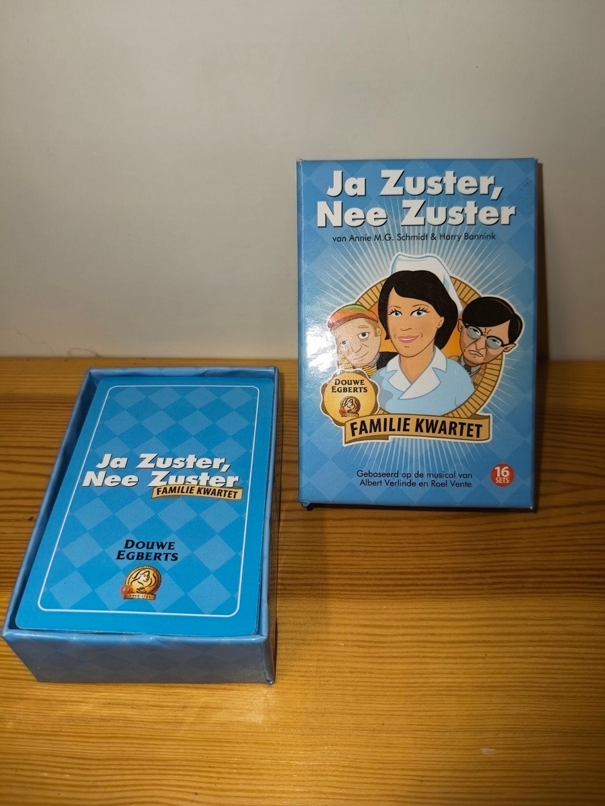 Ja Zuster, Nee Zuster Familie Kwartet - Douwe Egberts, Een of twee spelers, Ophalen of Verzenden, Gebruikt, Douwe Egberts
