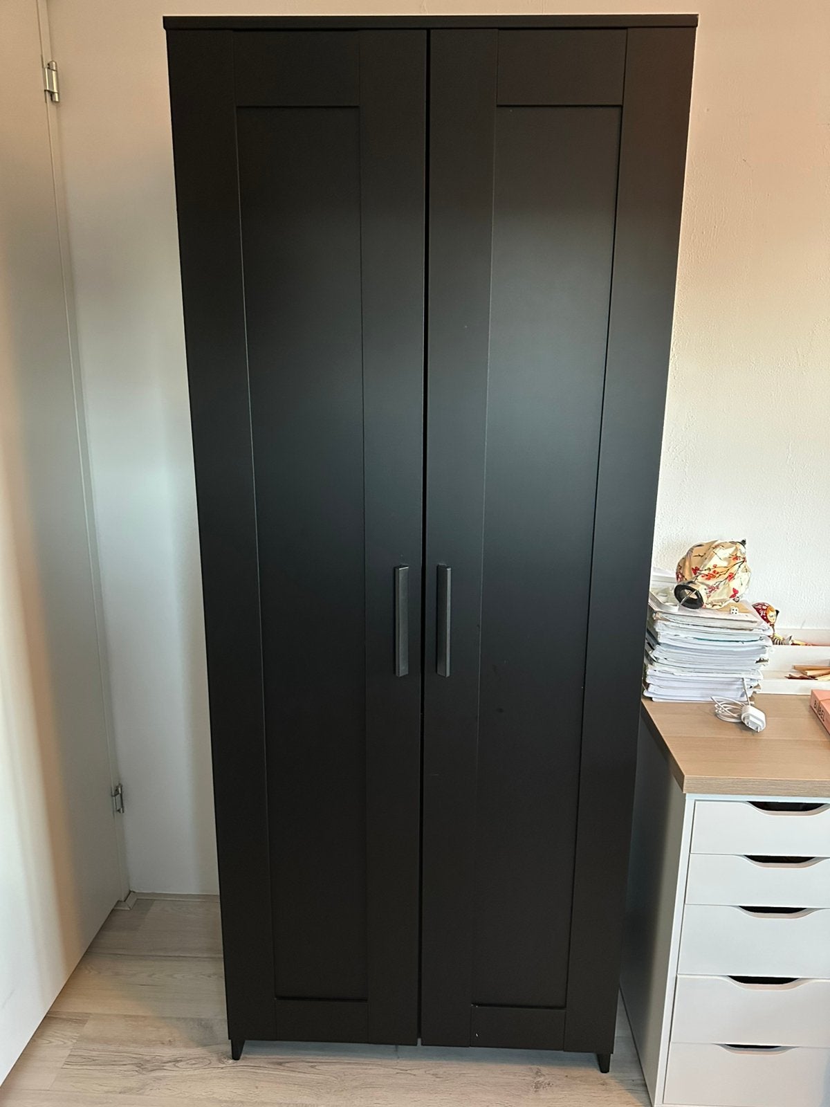 Prachtige kast Brimnes 2-deurs, Ophalen, Met deur(en), 50 tot 100 cm, Zo goed als nieuw