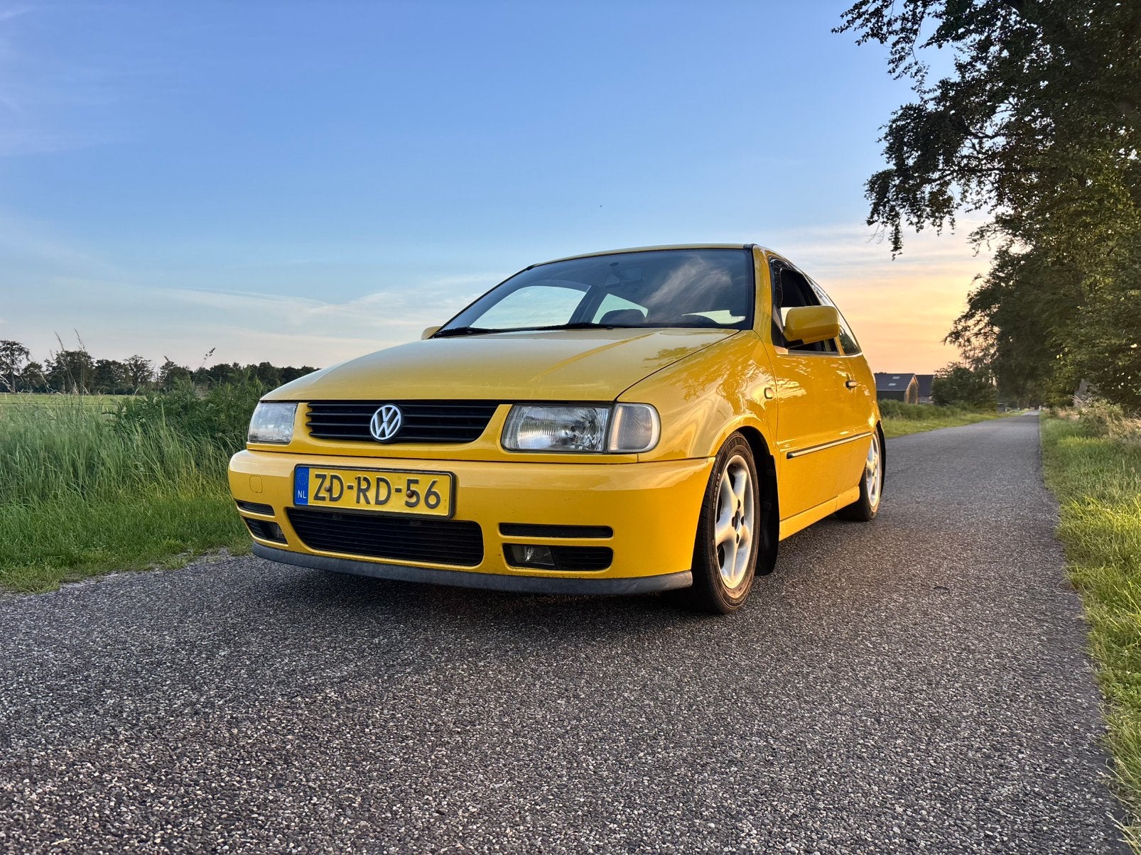 Volkswagen Polo 1999 1.6 1999, Auto's, Voorwielaandrijving, Stof, 4 cilinders, Blauw