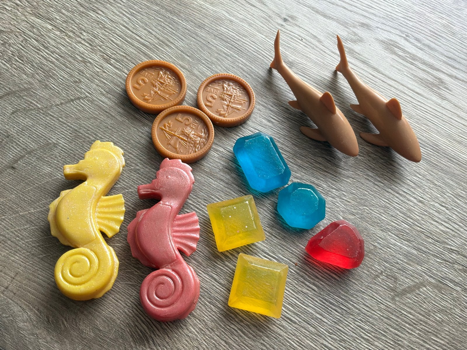 12 Opduik zeepaardjes, haaien, munten, edelstenen, Ophalen, Gebruikt, Jongen of Meisje