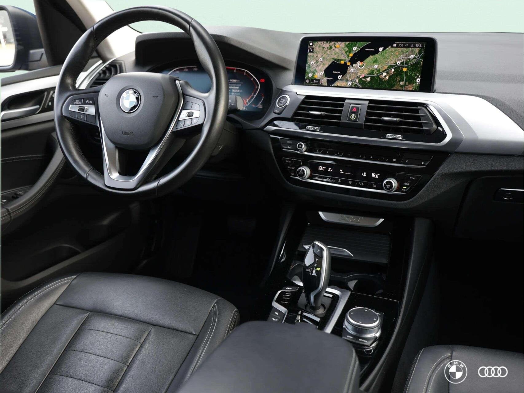 BMW X3 xDrive20i HIGH EXECUTIVE / DEALER ONDH / LEDER / TREK, Auto's, Gebruikt, 4 cilinders, Blauw, Automatische klimaatregeling