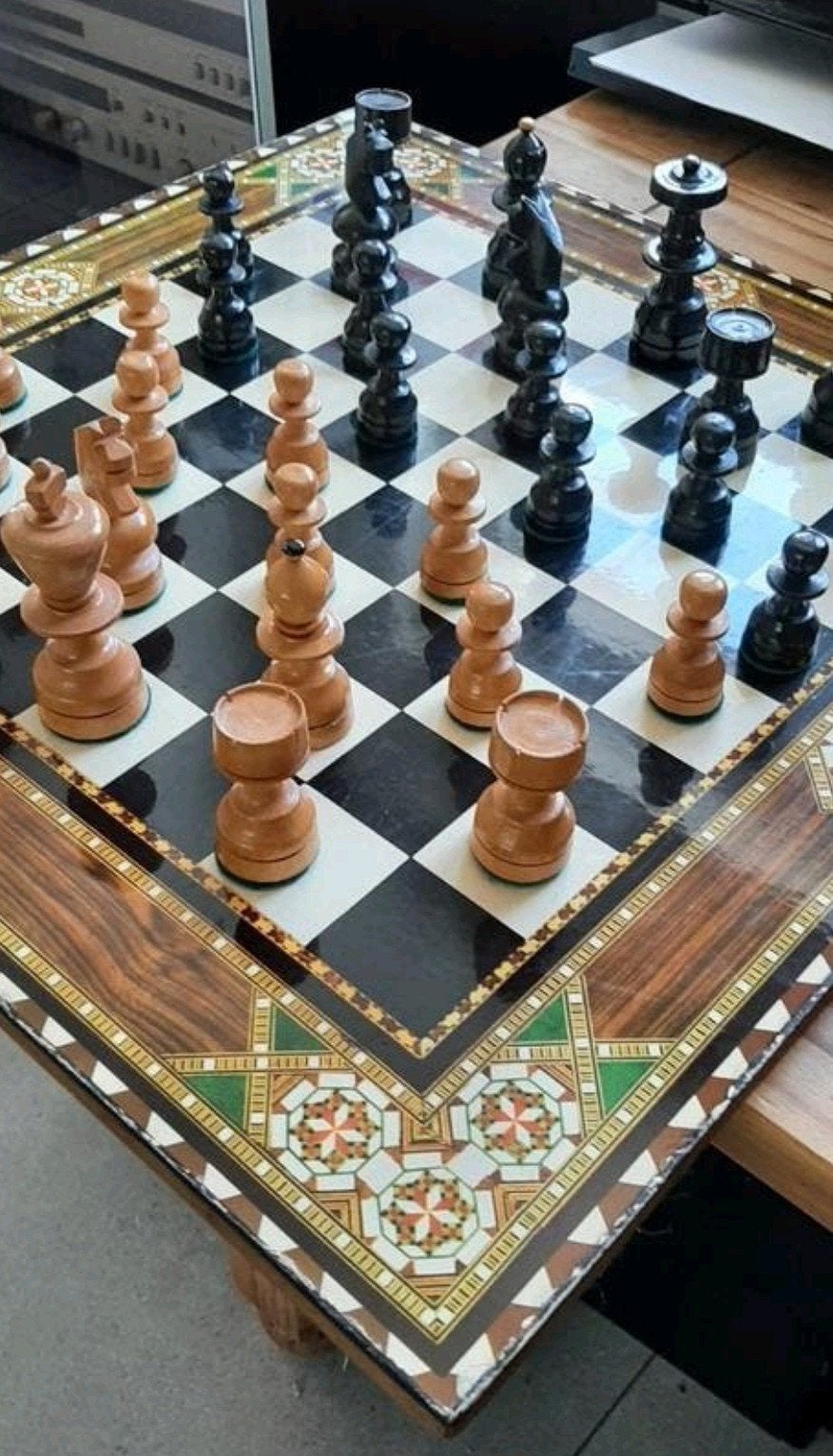 Prachtig Schaakspel met Inlegwerk en Houten Stukken, Een of twee spelers, Ophalen of Verzenden, Gebruikt