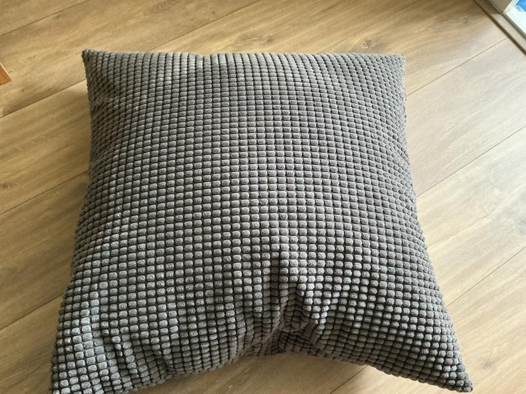 4 grote grijze Ikea kussens 65 - 65 cm, IKEA, Vierkant, Ophalen of Verzenden, Zo goed als nieuw