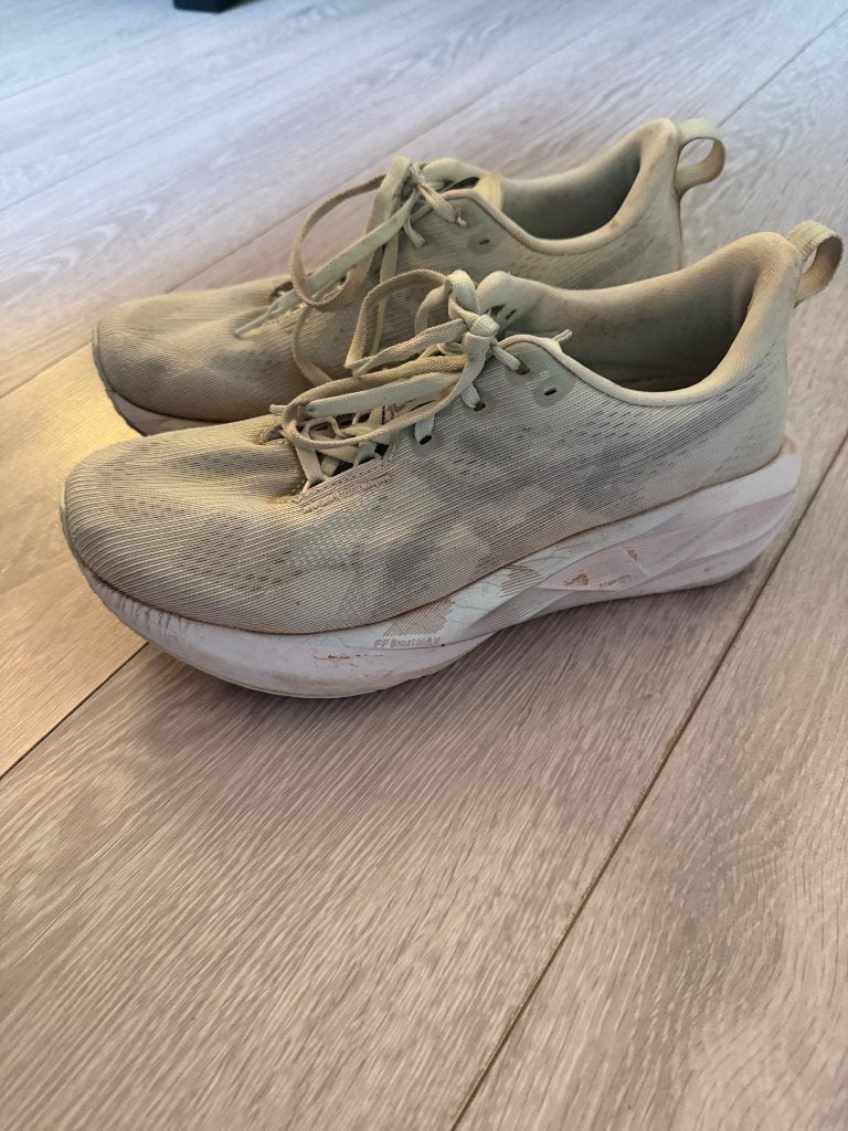 Asics novablast 5, Gebruikt, Hardloopschoenen, Ophalen of Verzenden, Hardlopen