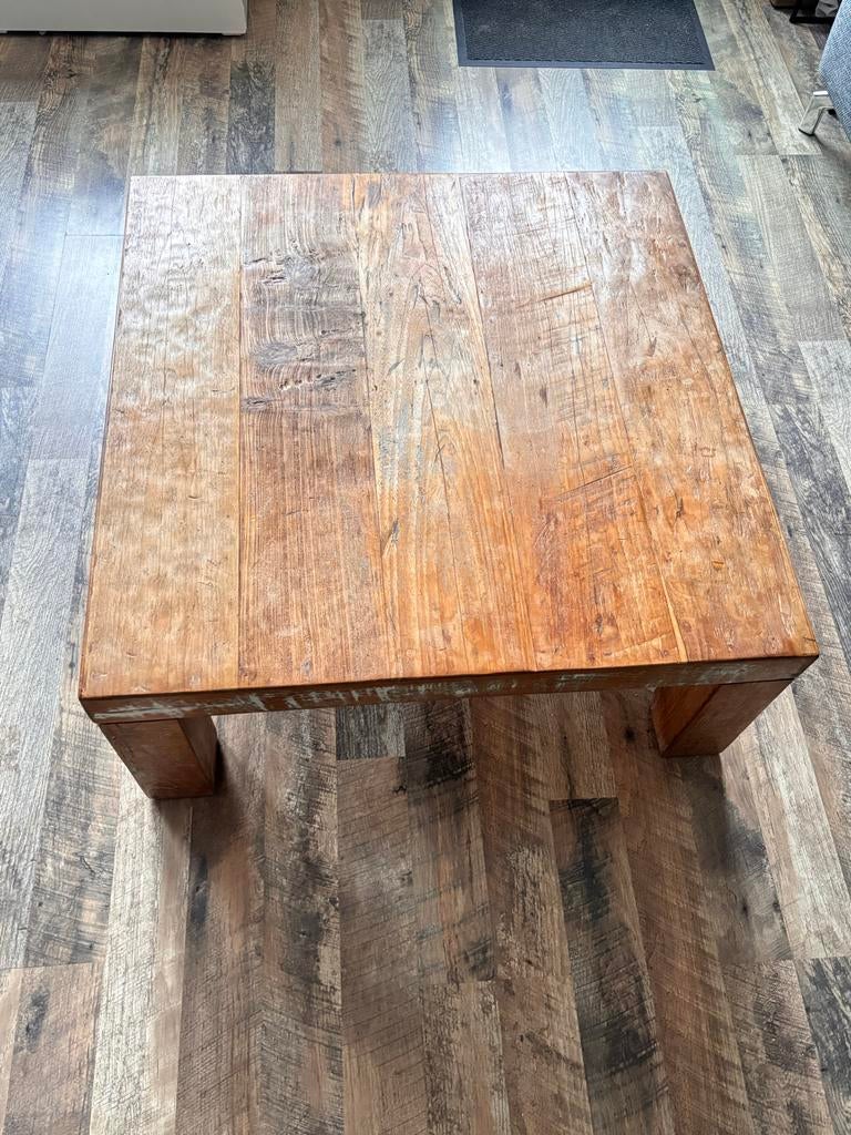 Robuuste houten salontafel - Vierkant, Gebruikt, Huis en Inrichting, Tafels | Salontafels, Ophalen, Gebruikt, 100 tot 150 cm, Vierkant