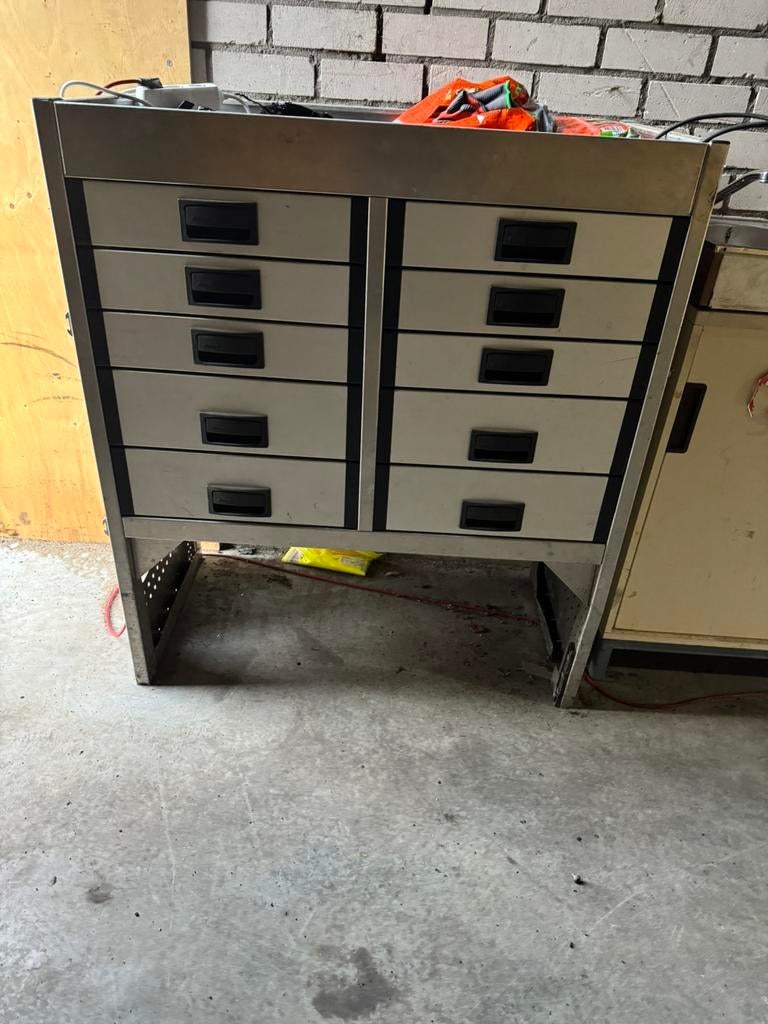 Bedrijfswagen inrichting kast, Auto diversen, Autogereedschap, Ophalen of Verzenden, Zo goed als nieuw