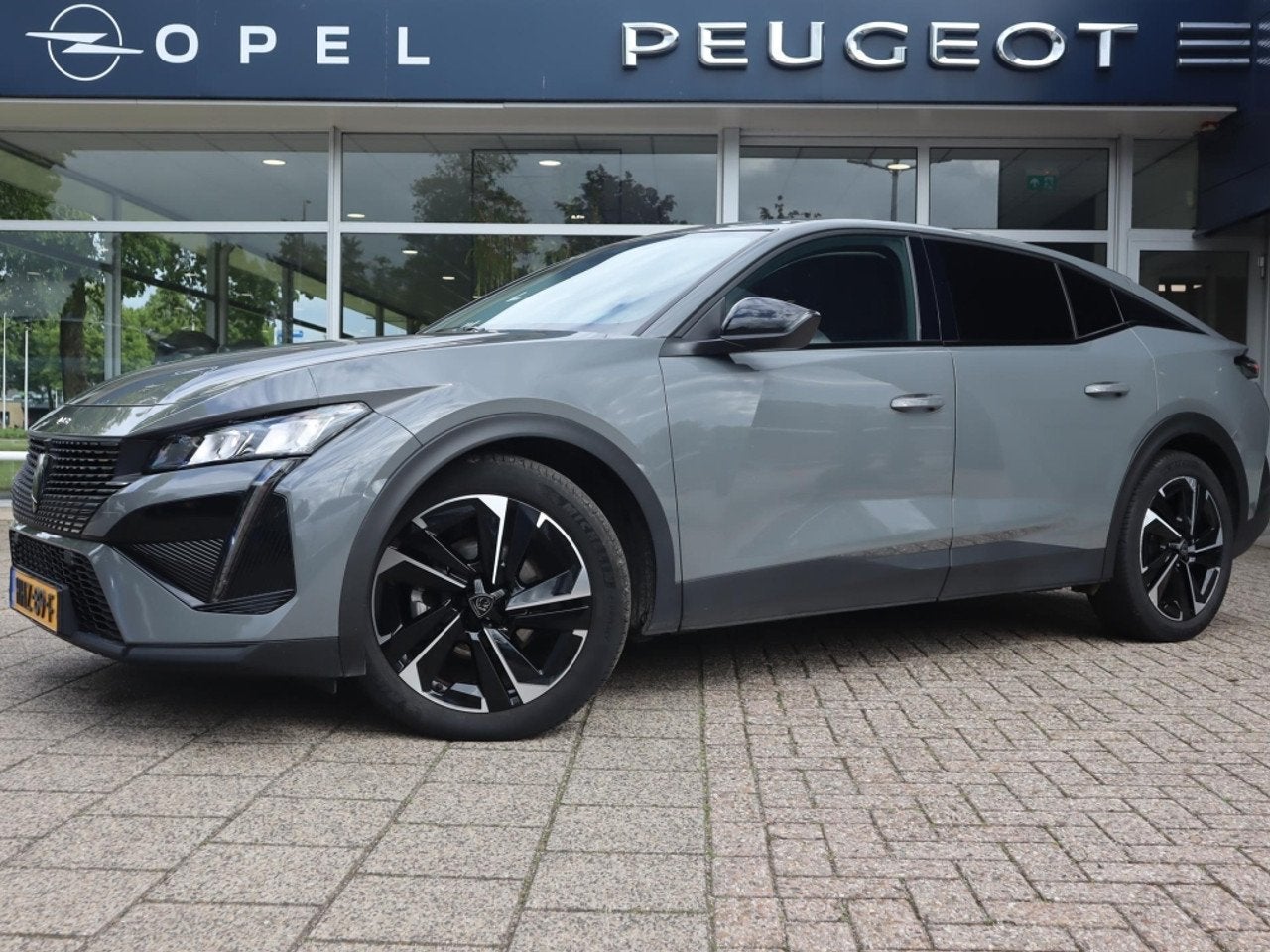 Peugeot 408 Allure Hybrid 145PK e-DCS6 Automaat, Rijklaarpri, Auto's, Automaat, Gebruikt, 1199 cc, Bedrijf