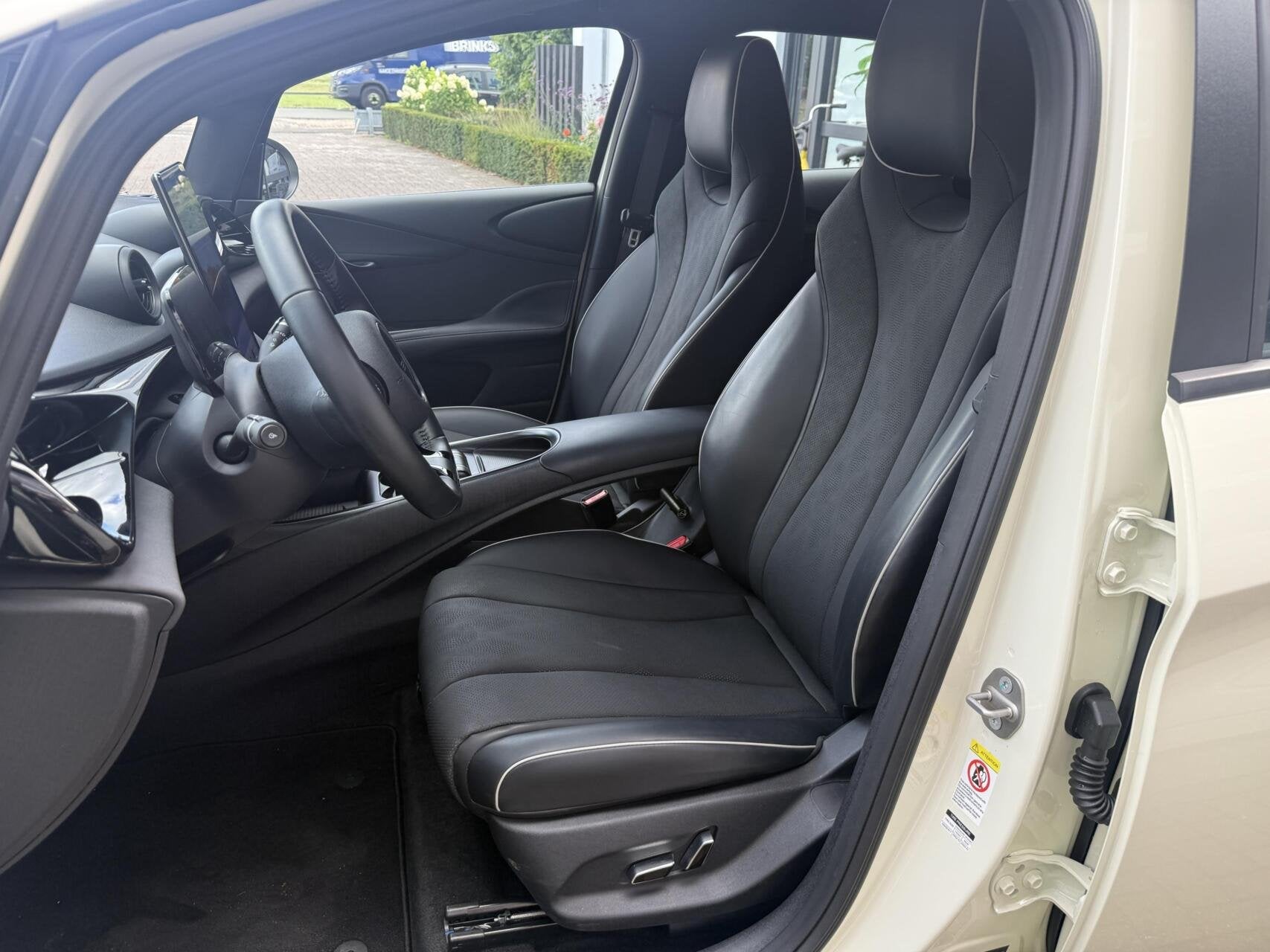 Byd Dolpin Comfort 60.4 kWh SOH 95% WARMTEPOMP *ALL-IN PRIJS, Auto's, Gebruikt, Zwart, Wit, Origineel Nederlands