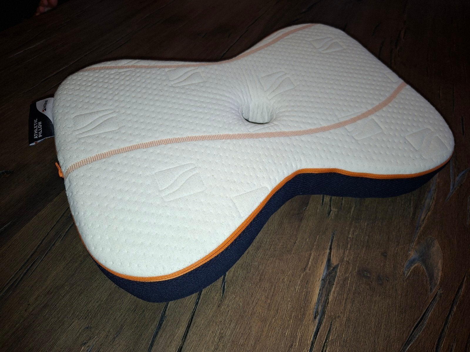 Ergonomisch MLine Athletic Pillow kussen paar dagen gebruikt, Schuim, Eenpersoons, Vochtregulerend, Ophalen of Verzenden