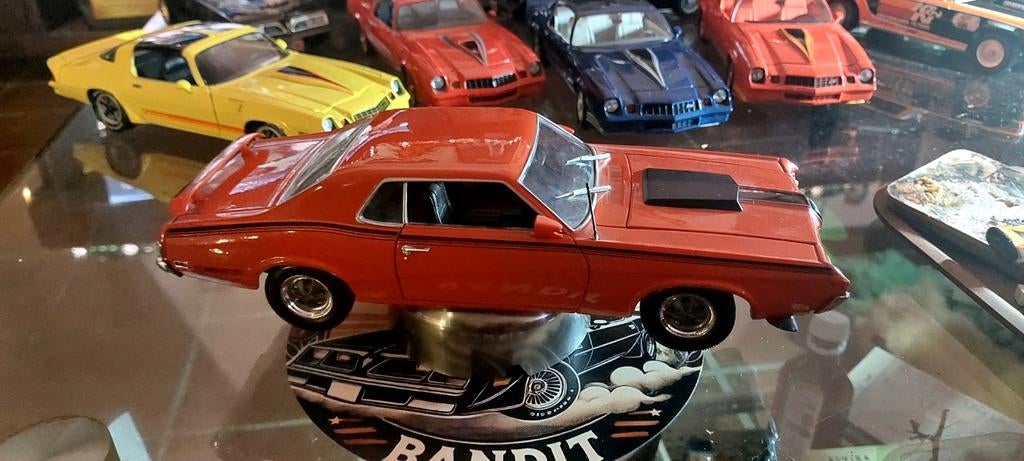 Cougar elininator  mint staat welly no box, Hobby en Vrije tijd, Modelauto's | 1:18, Ophalen of Verzenden, Zo goed als nieuw, Welly
