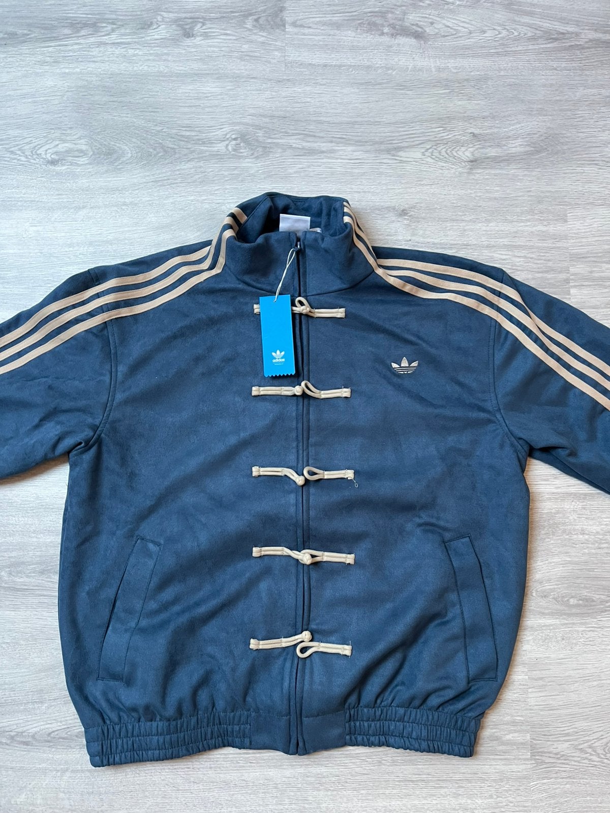 Adidas CNY (Chinese new year), Ophalen of Verzenden, Nieuw, Maat 48/50 (M), Blauw