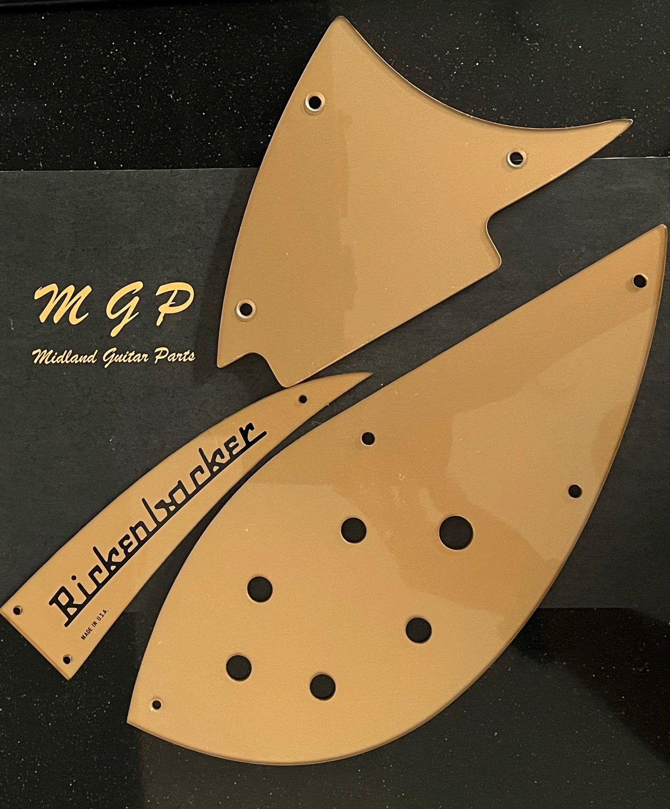 Goudkl. pickguard en trussrod cover voor Rickenbacker 360, Muziek en Instrumenten, Ophalen of Verzenden, Zo goed als nieuw, Elektrische gitaar