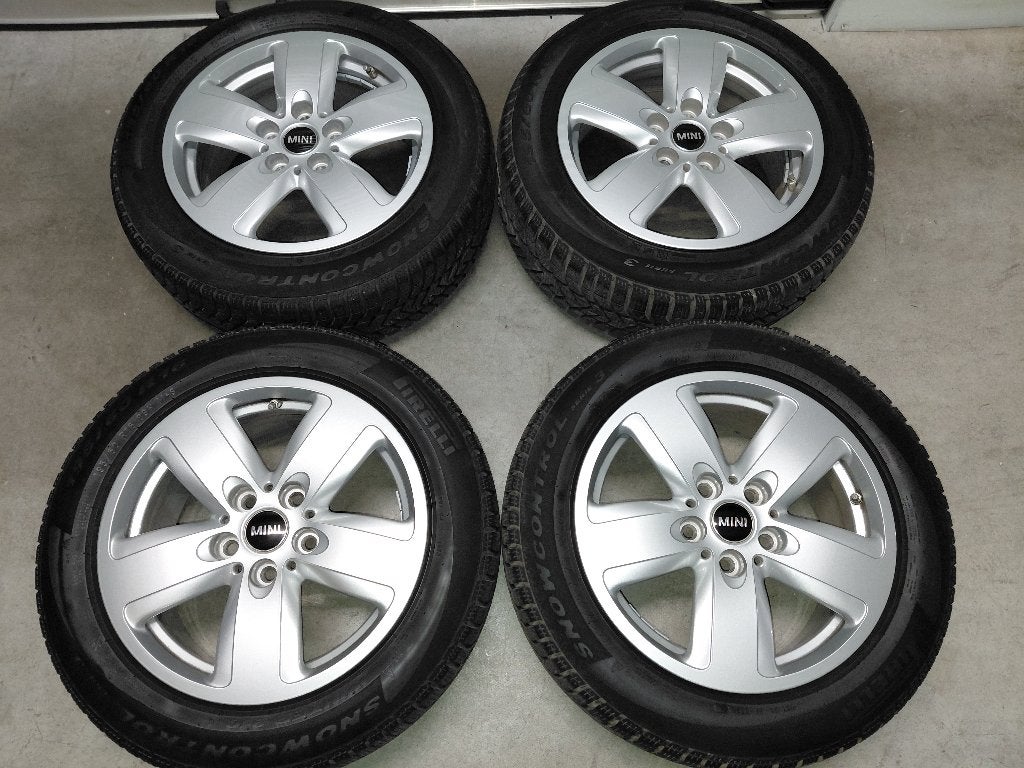 Originele 16 inch velgen met winterbanden Mini Clubman F54, Auto diversen, Ophalen