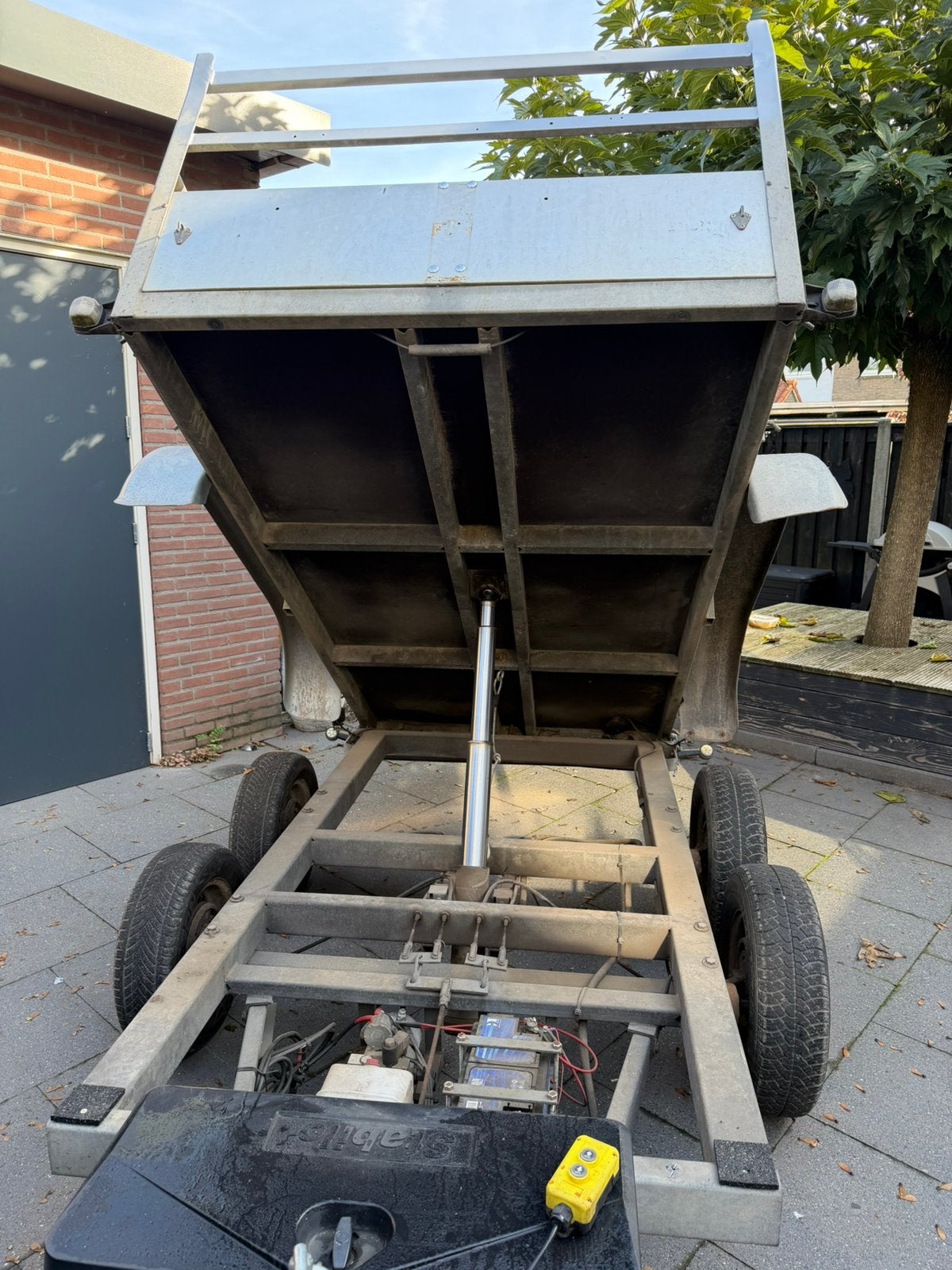 Elektrische kiepaanhanger 250/130 Hapert, Ophalen, Gebruikt