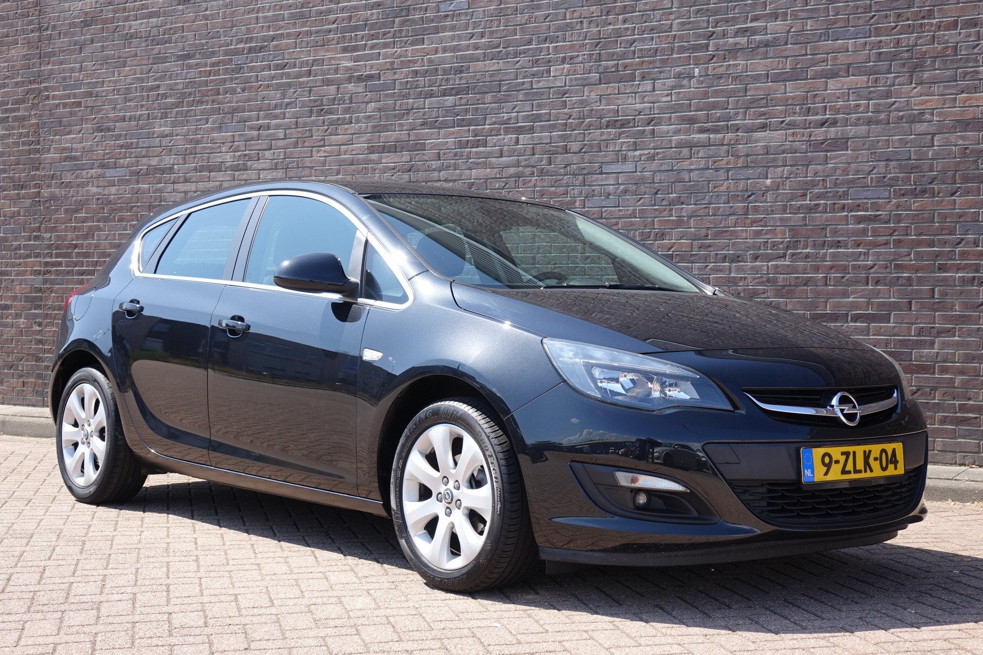 Opel Astra 1.4 Turbo Blitz, keurige auto, navigatie, sportve, Voorwielaandrijving, Euro 5, Gebruikt, 680 kg