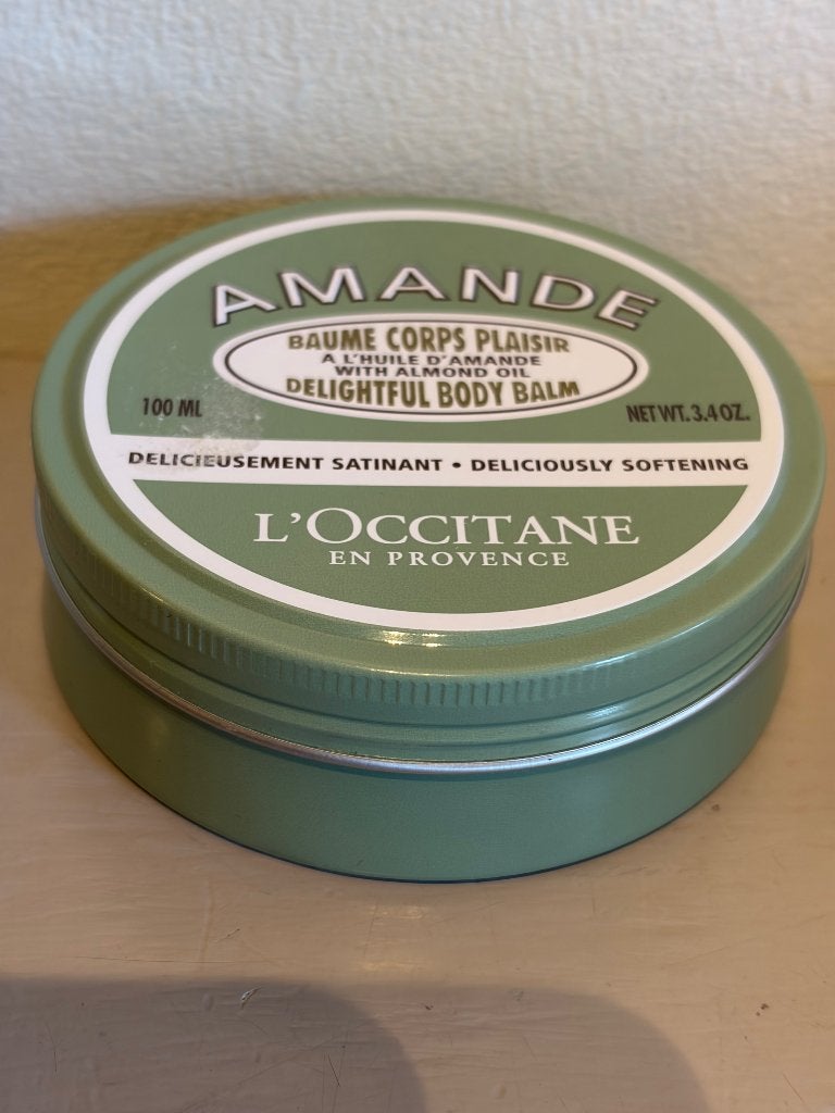 L'Occitane Amande Delightful Body Balm 100 ml Bodycream, Ophalen of Verzenden, Zo goed als nieuw, Bodylotion, Crème of Olie