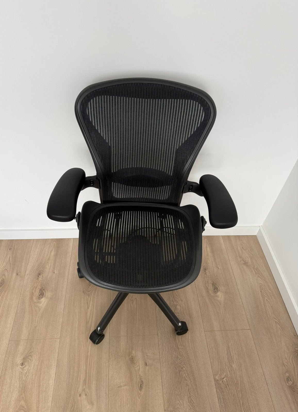 Herman Miller Aeron Graphite bureaustoel (maat B), Huis en Inrichting, Bureaustoelen, Ophalen of Verzenden, Zo goed als nieuw