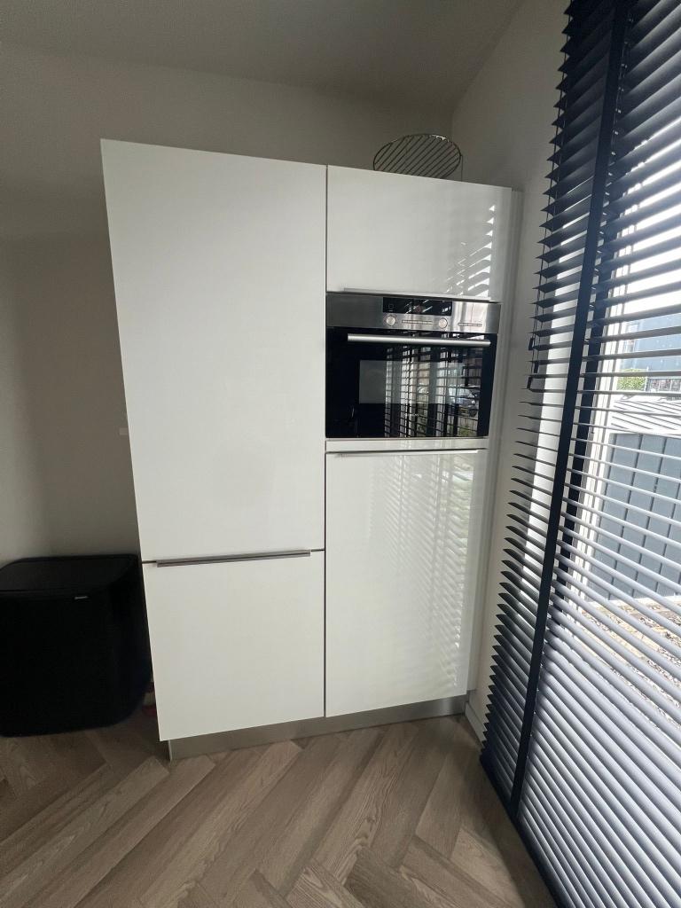 ✨HOOGGLANS KEUKEN MET KASTENWAND+APPARATUUR  ✨, Huis en Inrichting, Keuken | Complete keukens, Ophalen, Wit, Hoekkeuken, Zo goed als nieuw