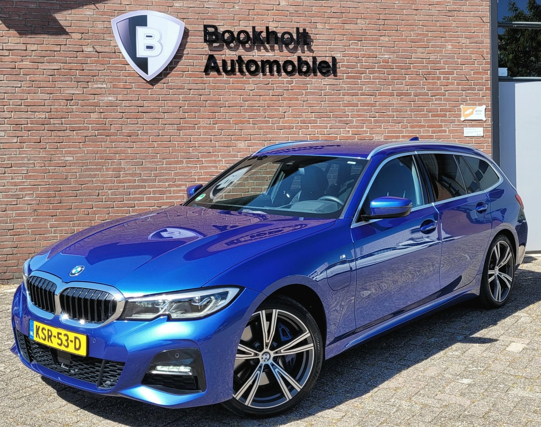 BMW 3-serie Touring 330e M-sport ACC/HUD/Laser/Trekhaak/HiFi, Auto's, Achterwielaandrijving, Gebruikt, 4 cilinders, Blauw