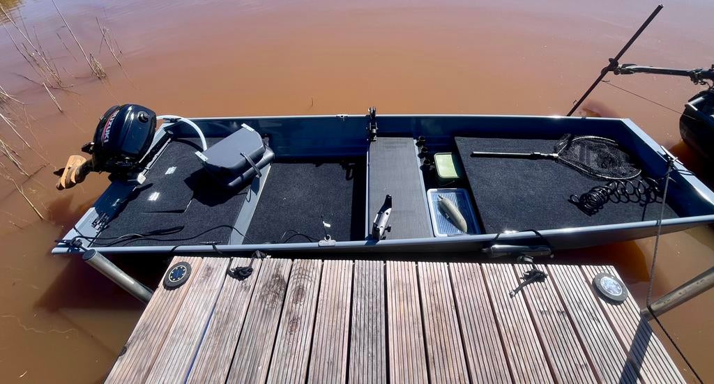 Aluminium Jon platbodem 12ft + 4pk Suzuki 2016, Watersport en Boten, Vis- en Consoleboten, Zo goed als nieuw, Tot 10 pk, 3 tot 6 meter