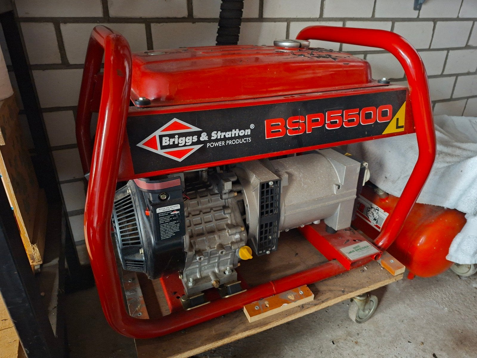Briggs & Stratton BSP5500L Benzine Aggregaat, Ophalen, Zo goed als nieuw, Minder dan 5 kVA, Benzine