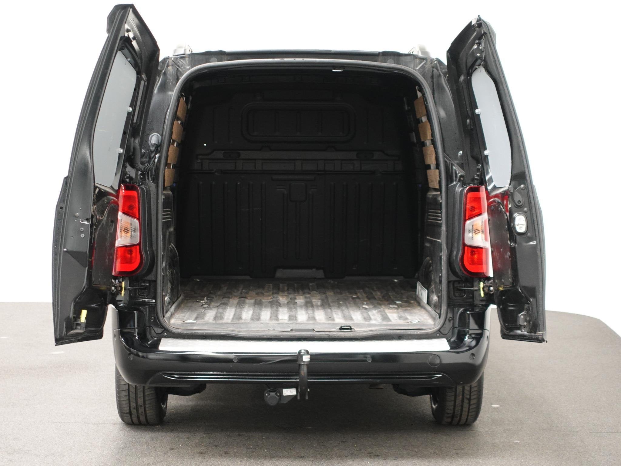 Opel Combo Opel Combo 1.5D 130 pk Aut-8 L2H1 Edition Airco B, Auto's, Bestelauto's, Stof, Gebruikt, 4 cilinders, Zwart