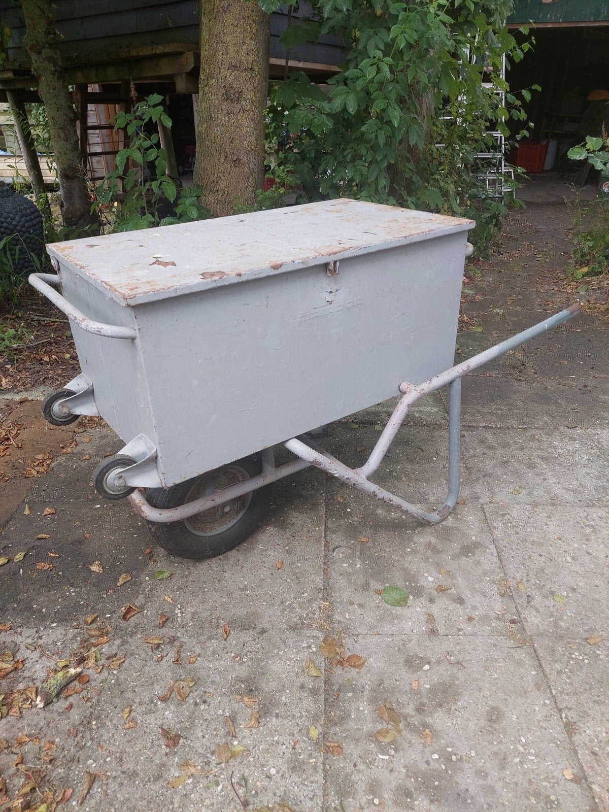 Matador gereedschap kruiwagen, Ophalen