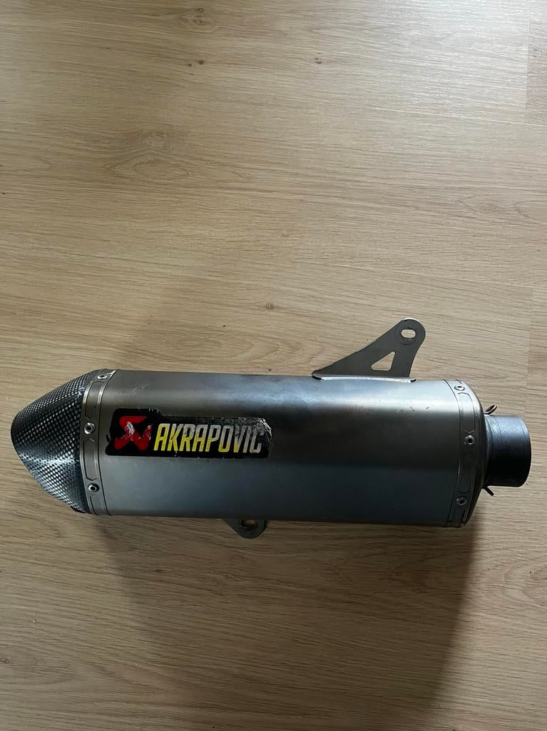 Akrapovic Titanium Slip-On Uitlaat Carbon, Motoren, Ophalen of Verzenden, Gebruikt