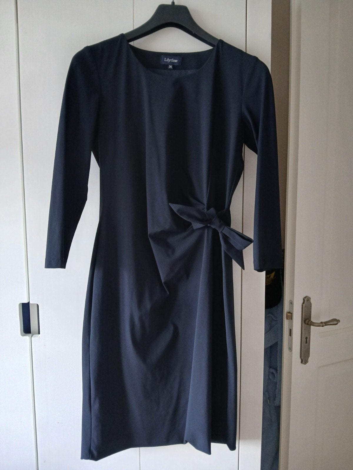 Lilytime Jurk Donkerblauw Maat 36 met Strikdetail, Kleding | Dames, Blauw, Ophalen of Verzenden, Zo goed als nieuw, Maat 36 (S)